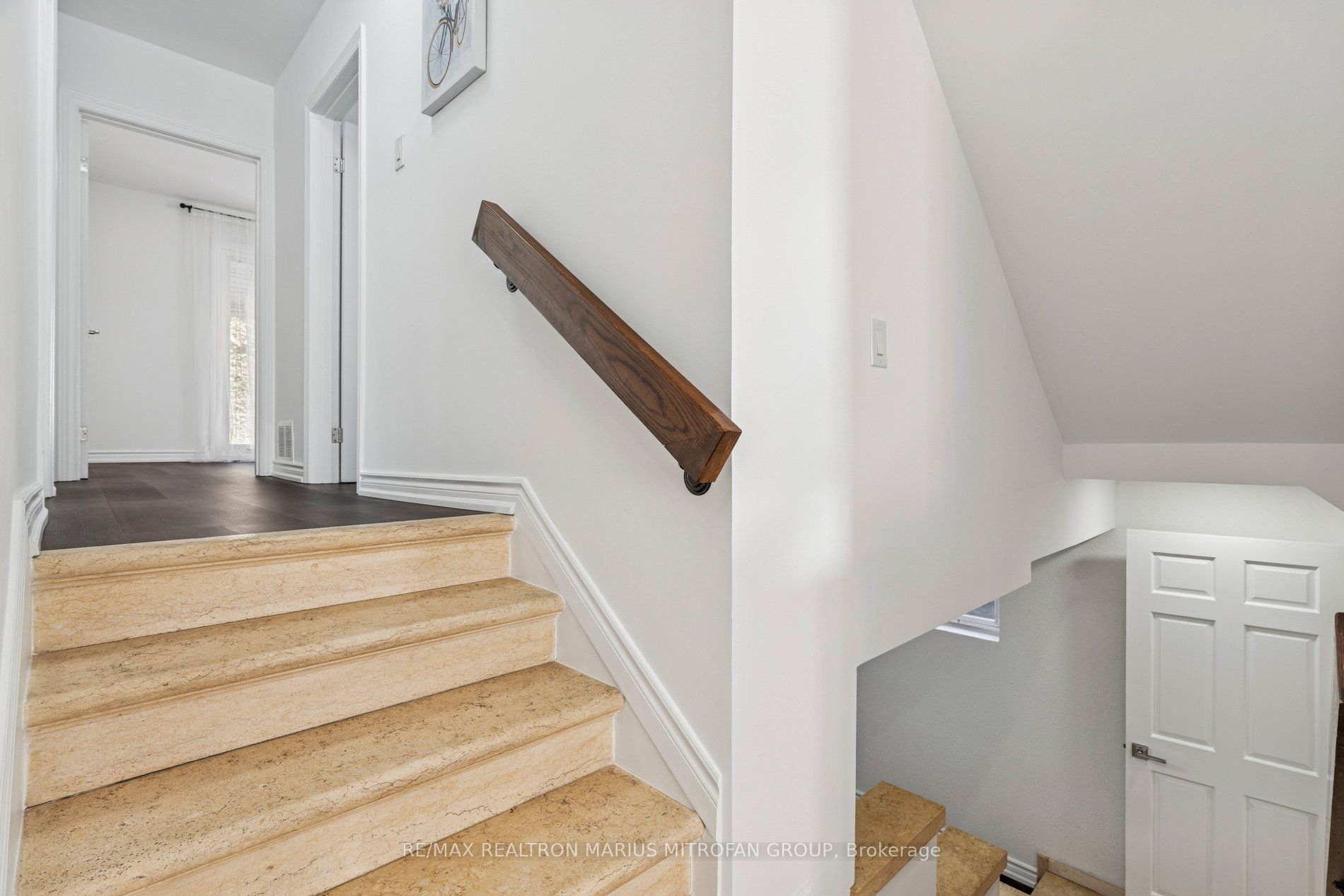 7 Rollins Place Property Photo 16