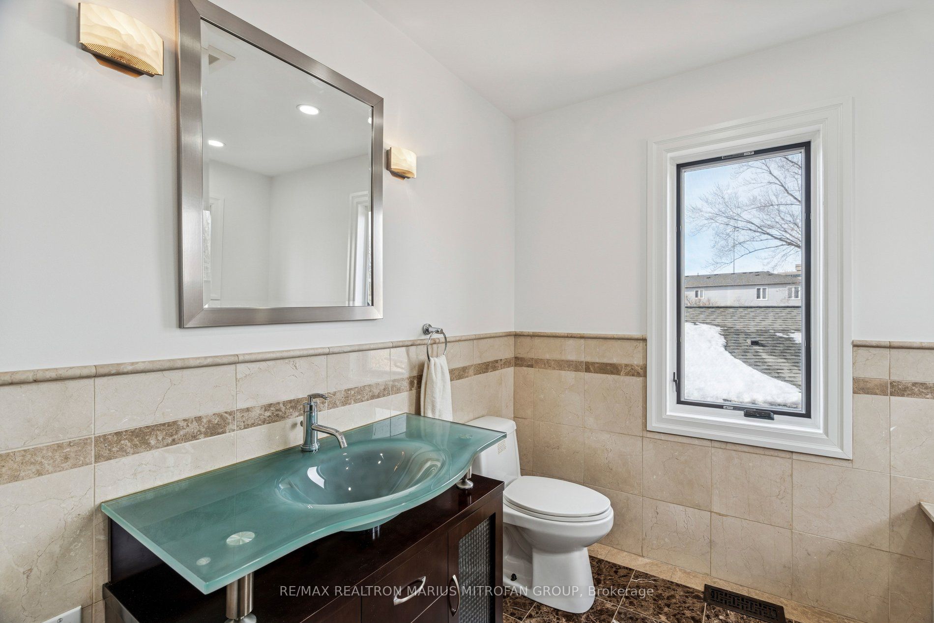 7 Rollins Place Property Photo 27