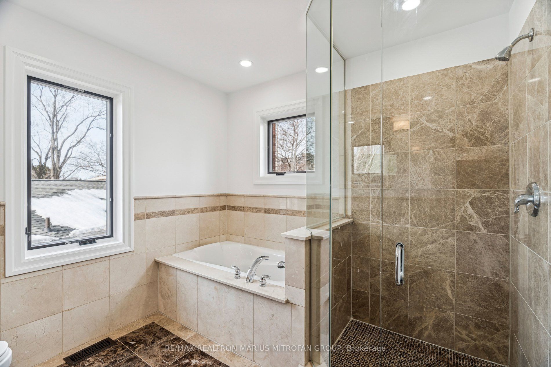 7 Rollins Place Property Photo 28