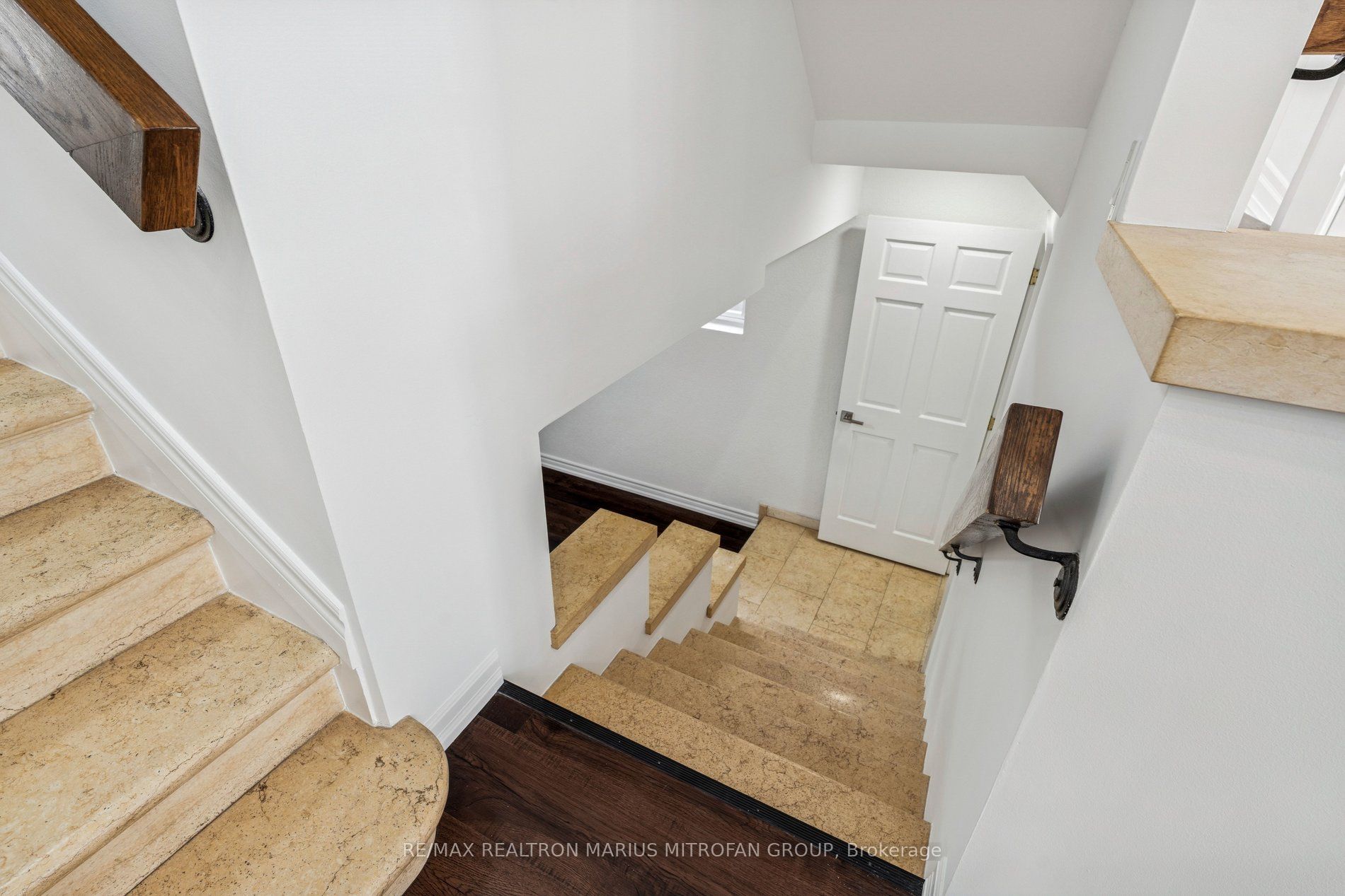 7 Rollins Place Property Photo 35