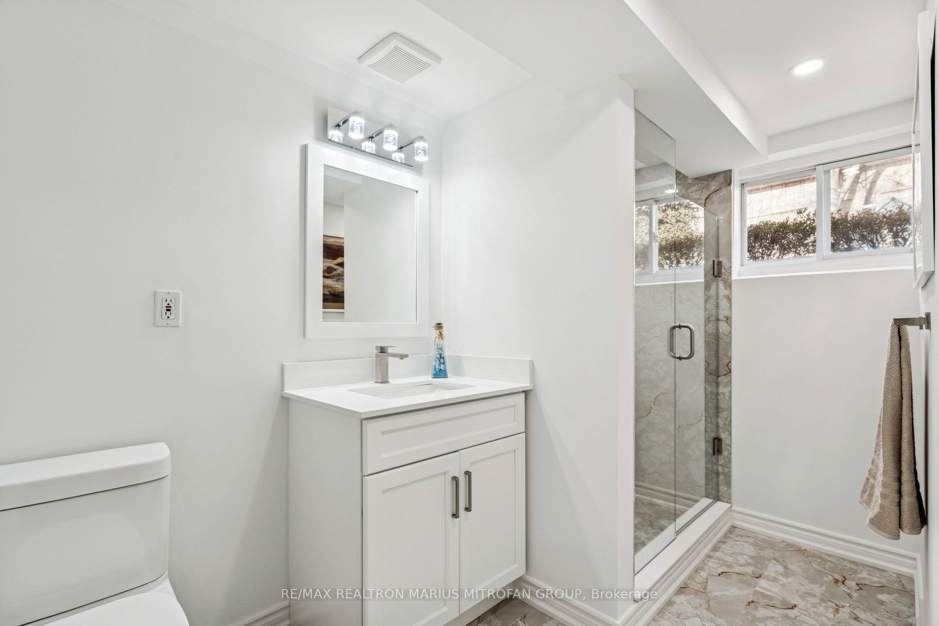 7 Rollins Place Property Photo 40