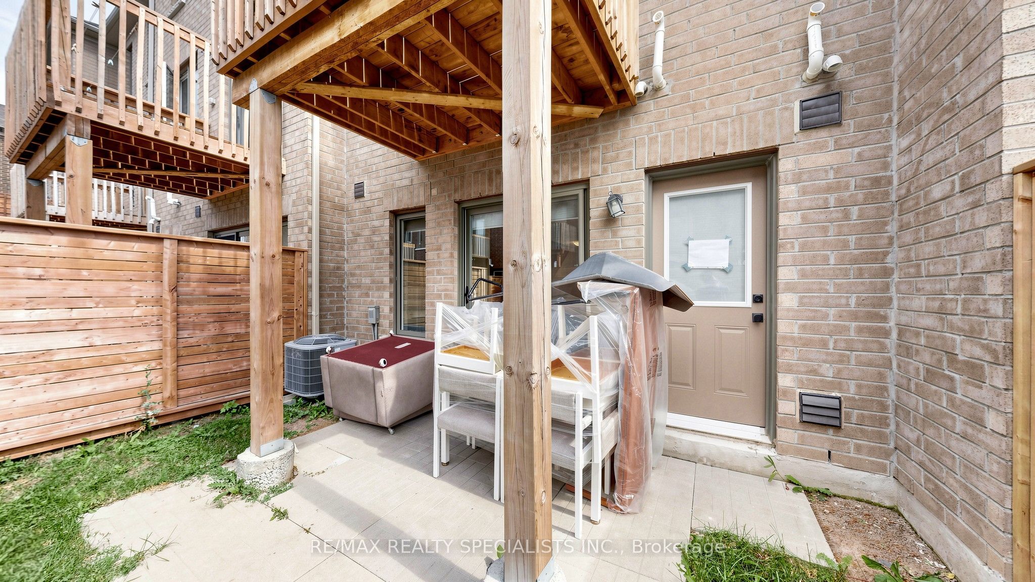 14 Bretlon Street Property Photo 37