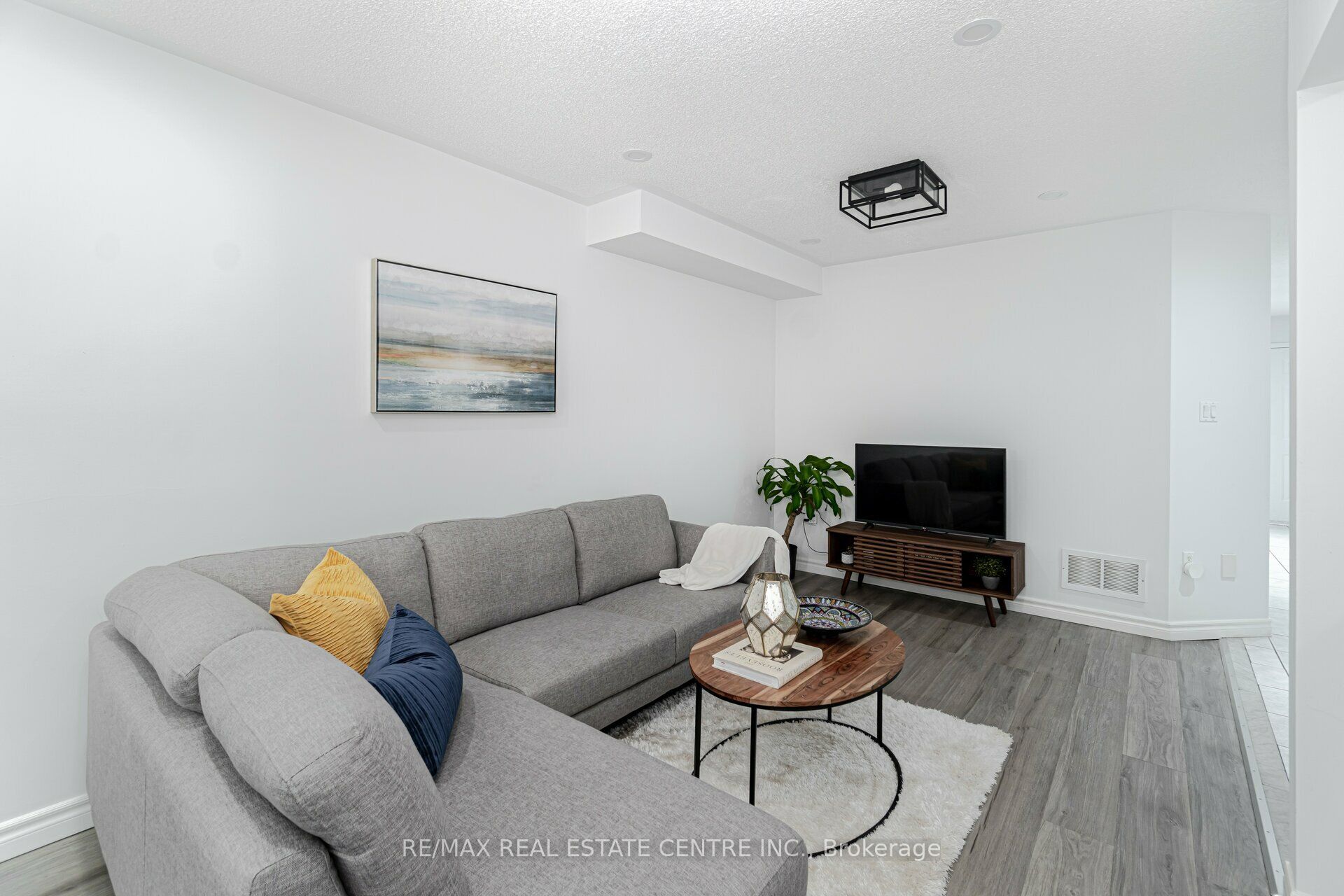 1591 South Parade Court 45 Property Photo 8