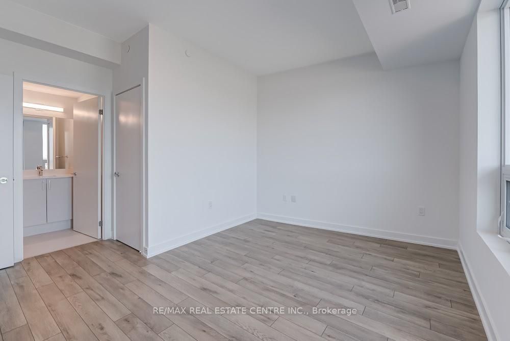 1005 Dundas Street E 238 Property Photo 11