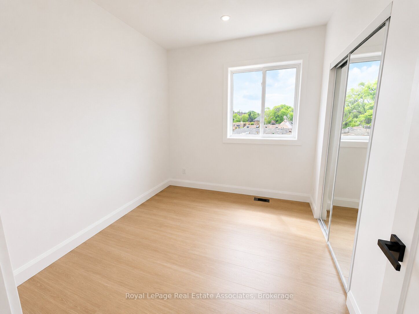 17 White Avenue 5 Sfn Property Photo 10