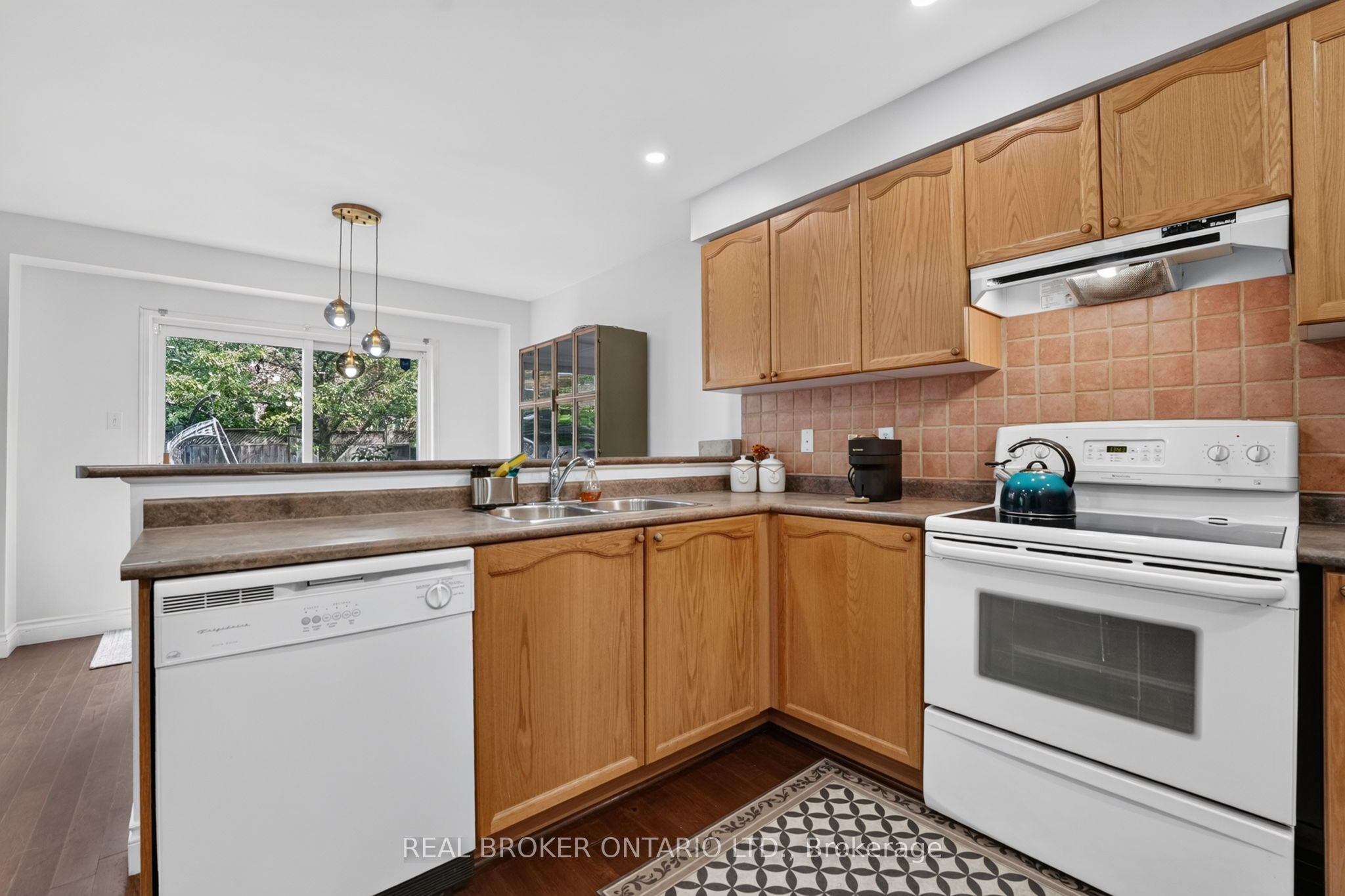 35 Belmont Boulevard Property Photo 12