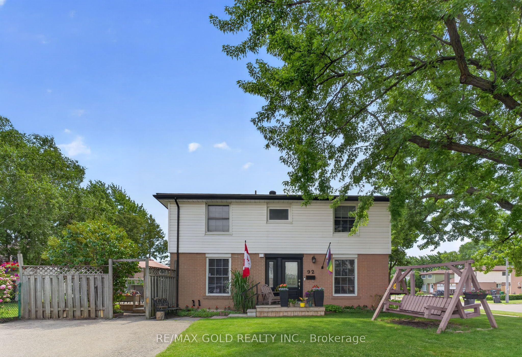 92 Cathcart Crescent Property Photo 2