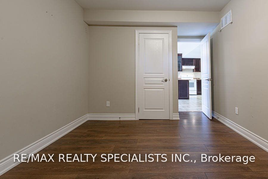 5768 Whitehorn Avenue Lower Property Photo 12