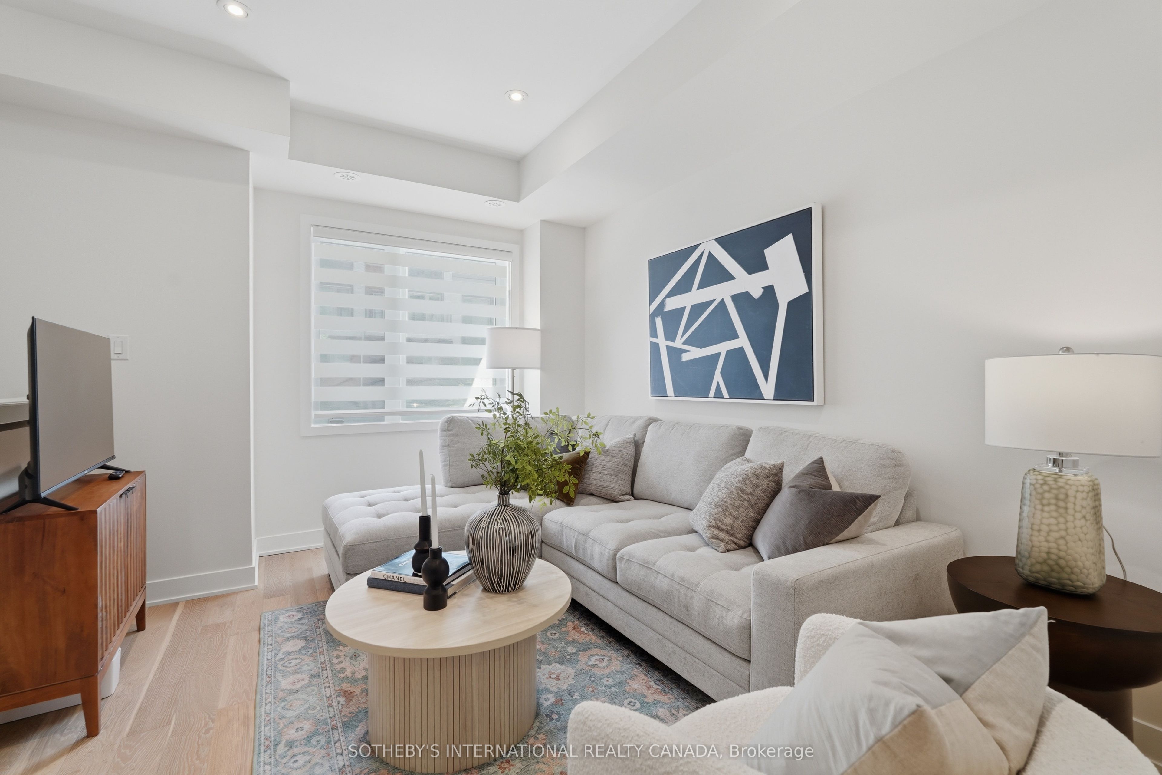 60 William Duncan Road Property Photo 3