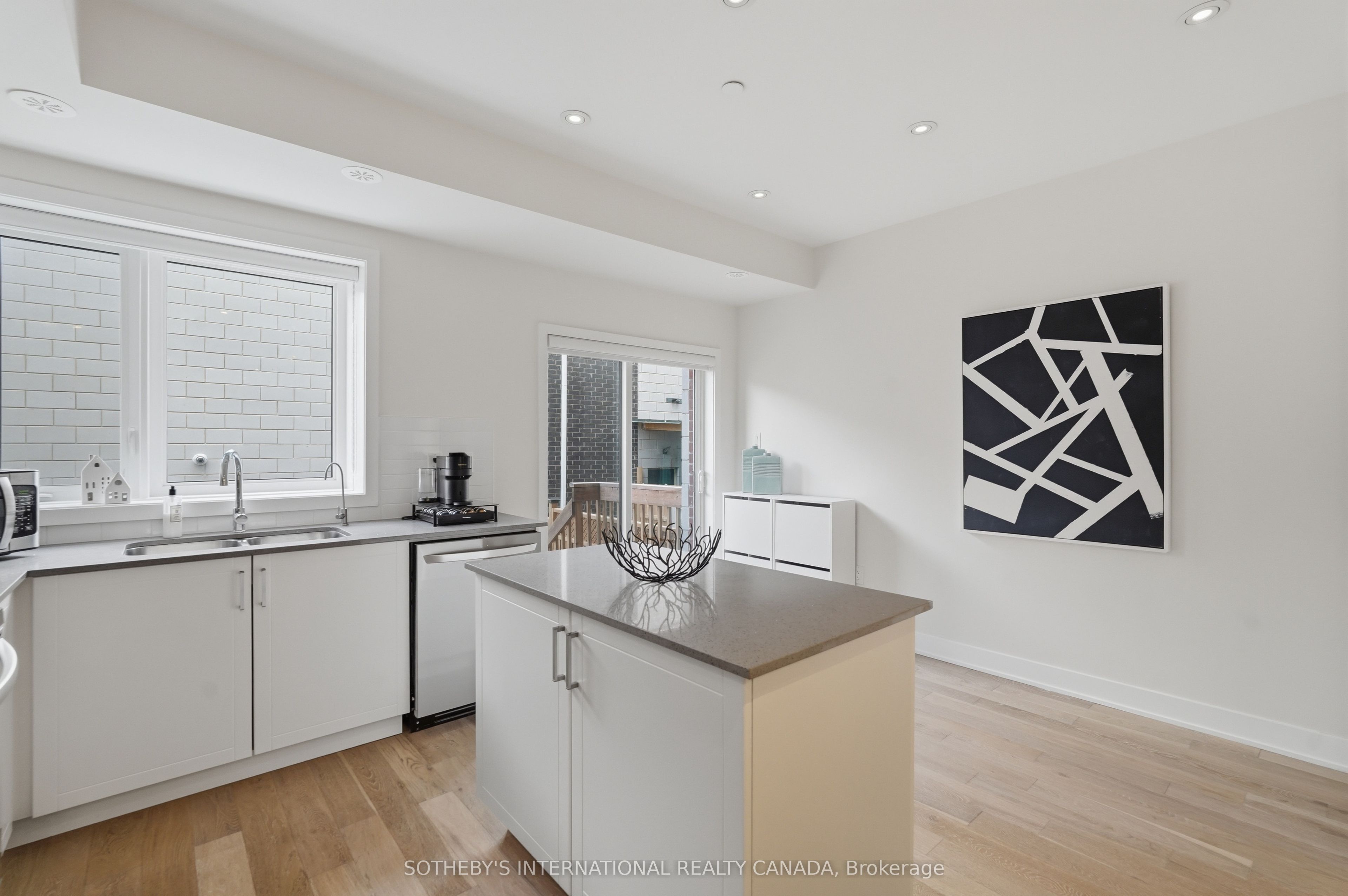 60 William Duncan Road Property Photo 7