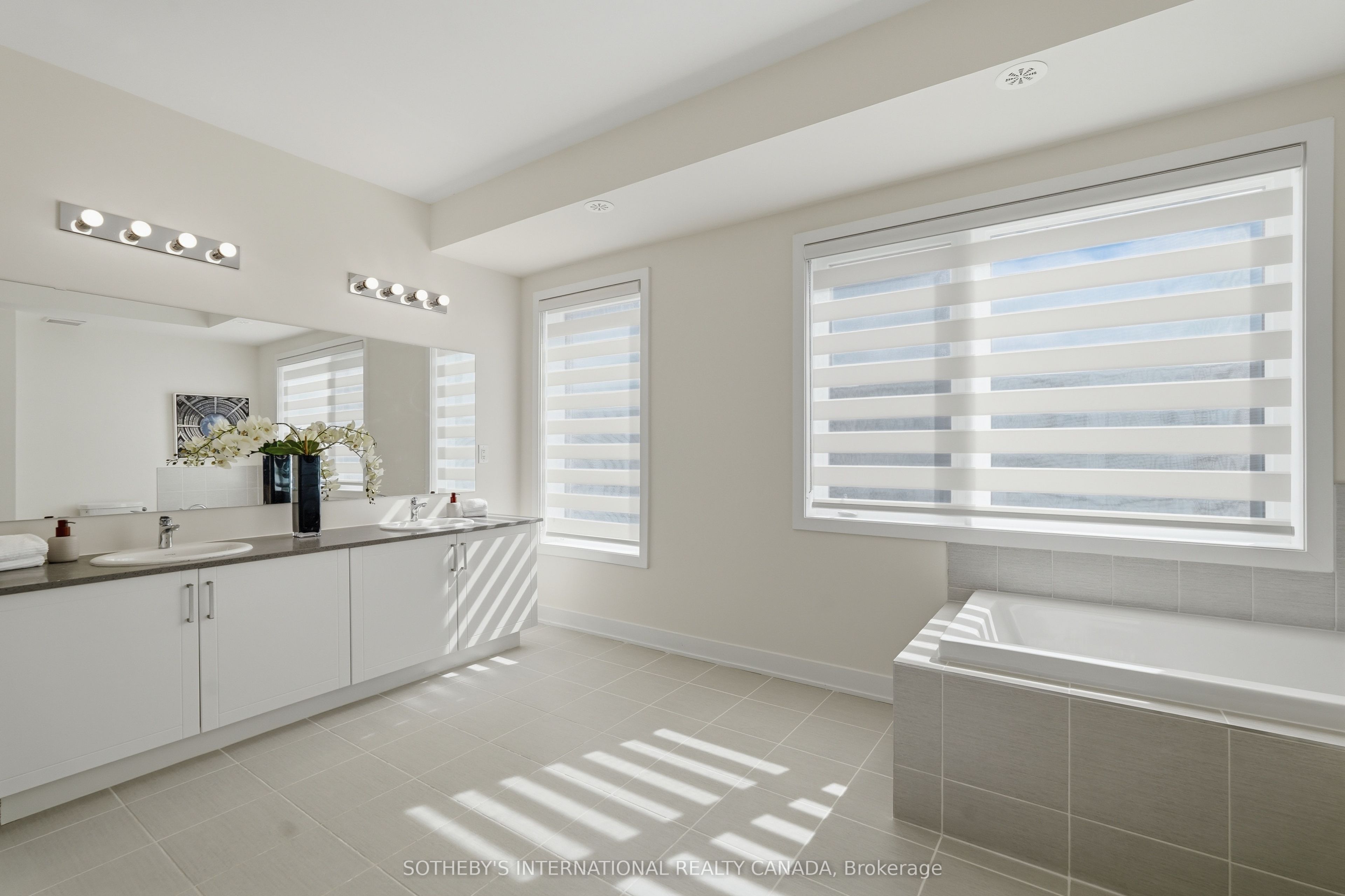 60 William Duncan Road Property Photo 17