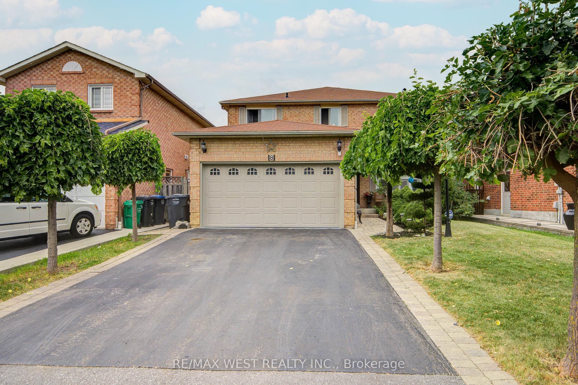 8 Ballycastle Crescent Property Photo 1