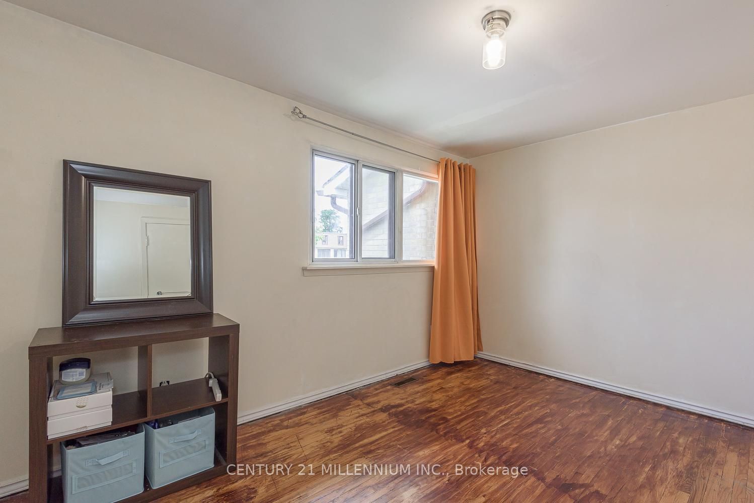 336 Fleetwood Crescent Property Photo 13