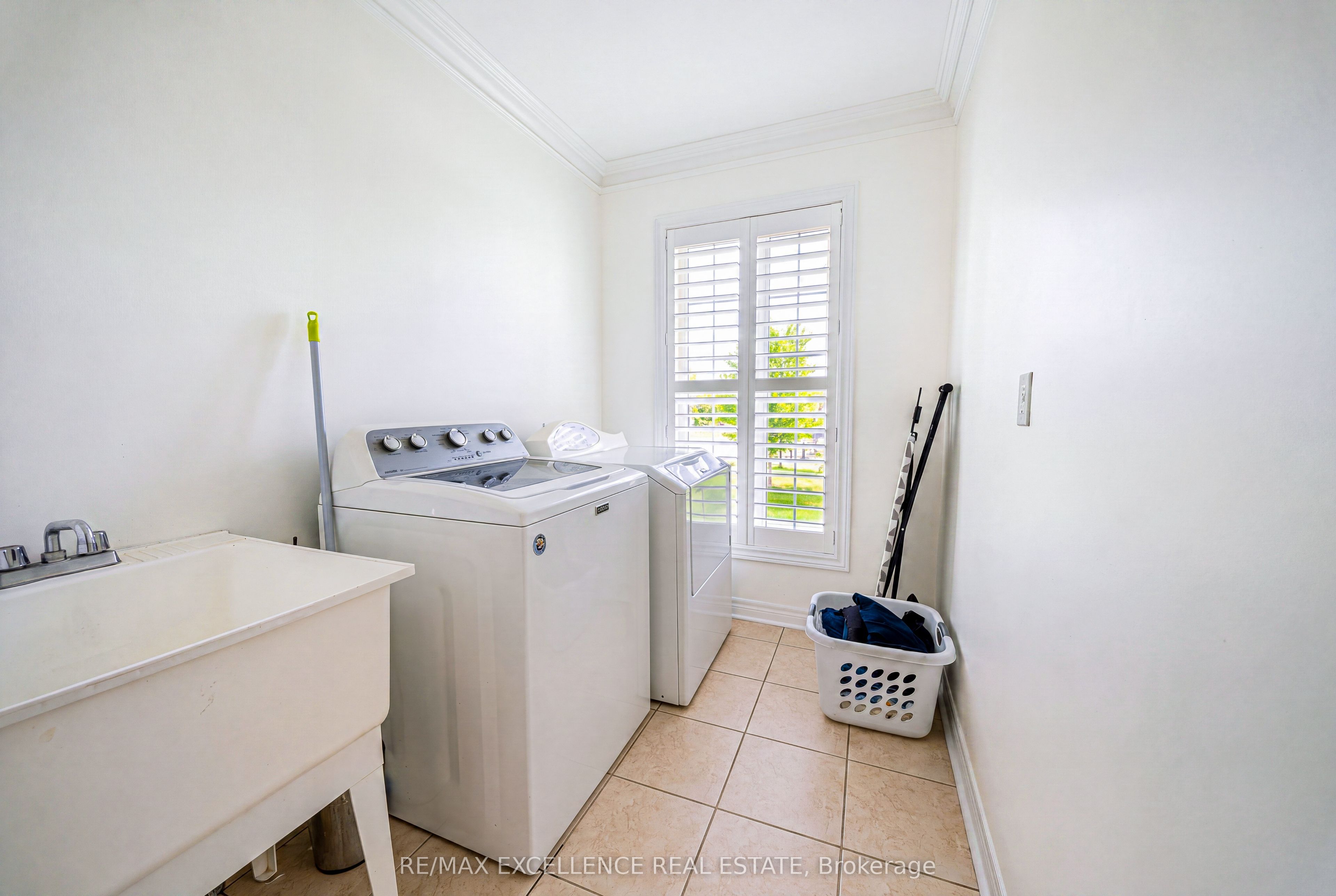 88 Oblate Crescent Property Photo 23