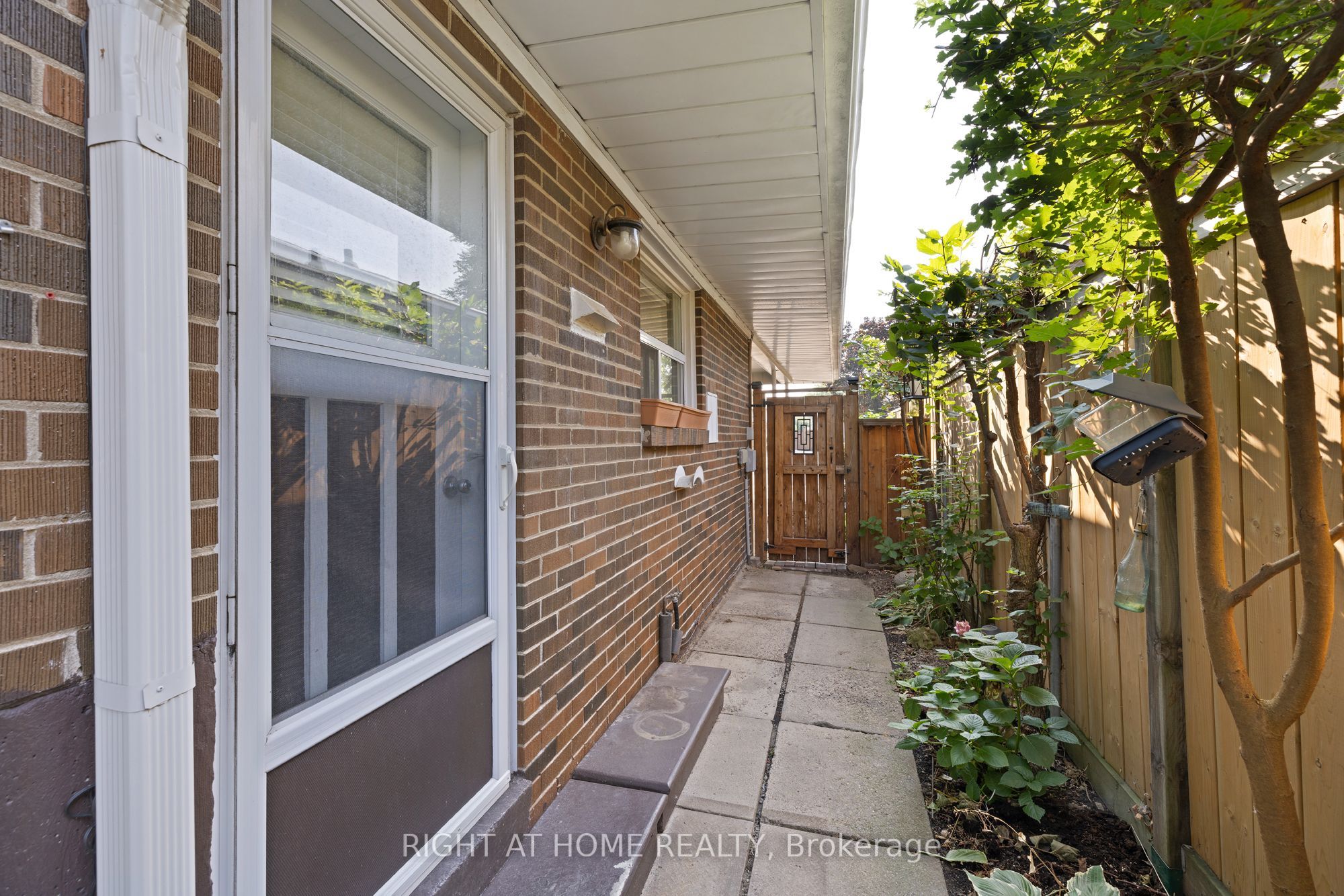 1147 Saturnia Crescent Property Photo 20