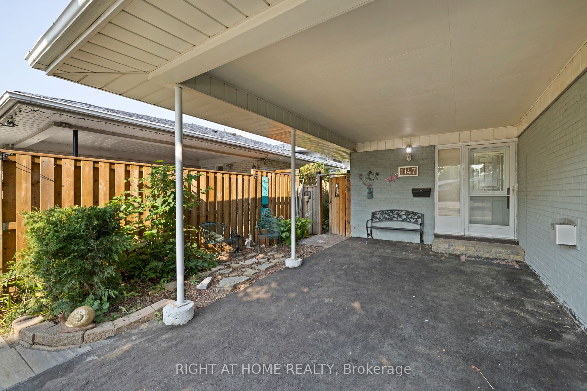 1147 Saturnia Crescent Property Photo 24