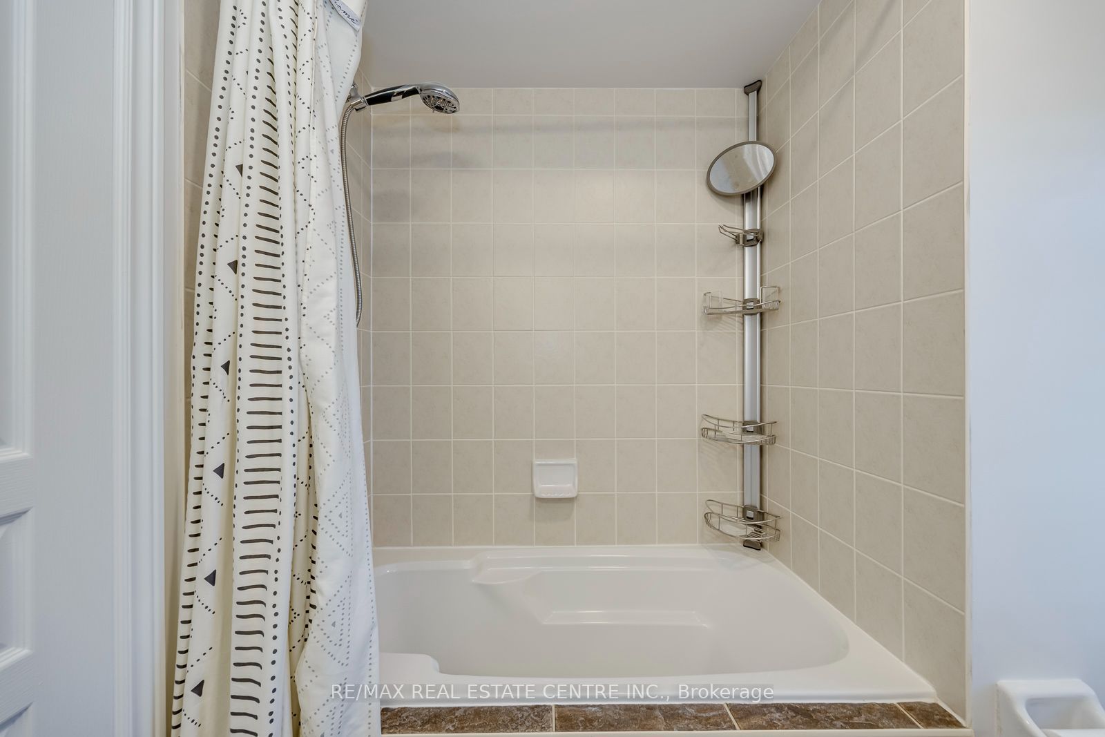 290 Duskywing Way Property Photo 35