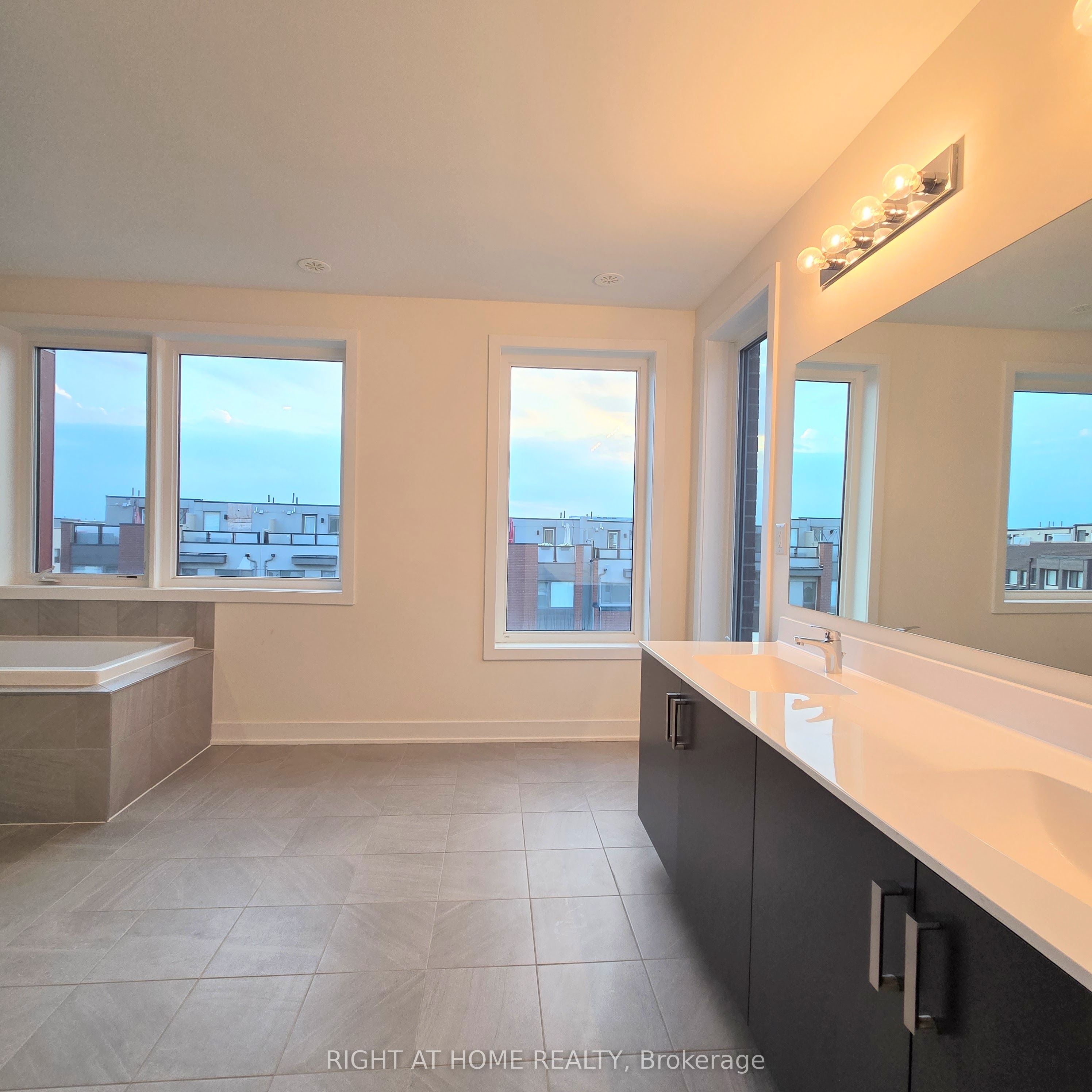 137 Frederick Tisdale Drive #upper Unit Property Photo 23