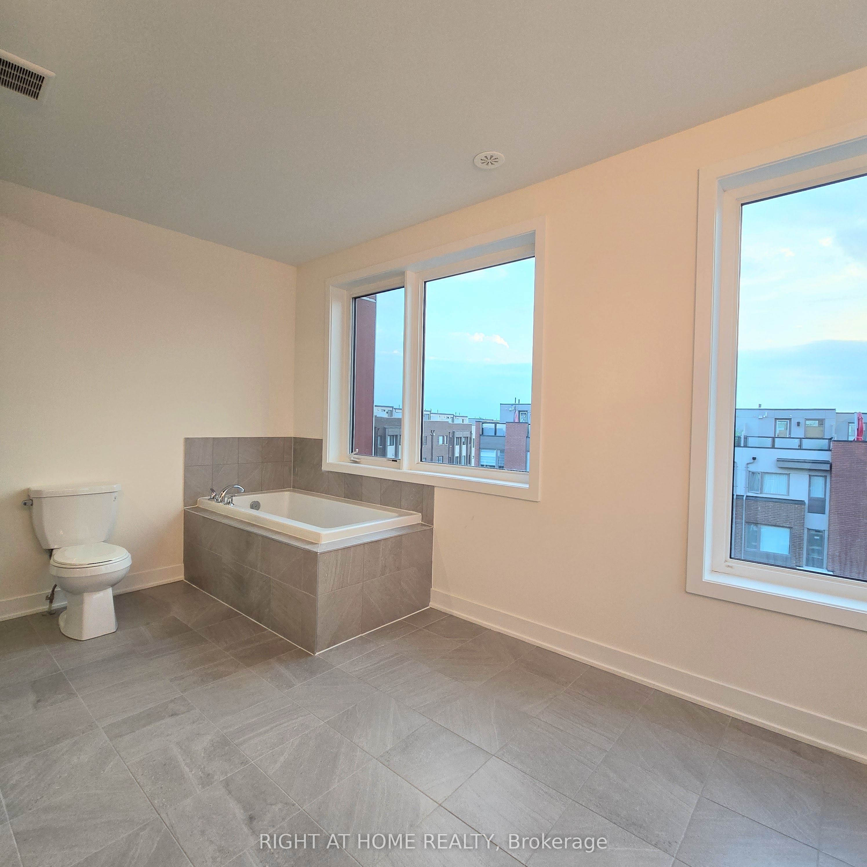 137 Frederick Tisdale Drive #upper Unit Property Photo 28
