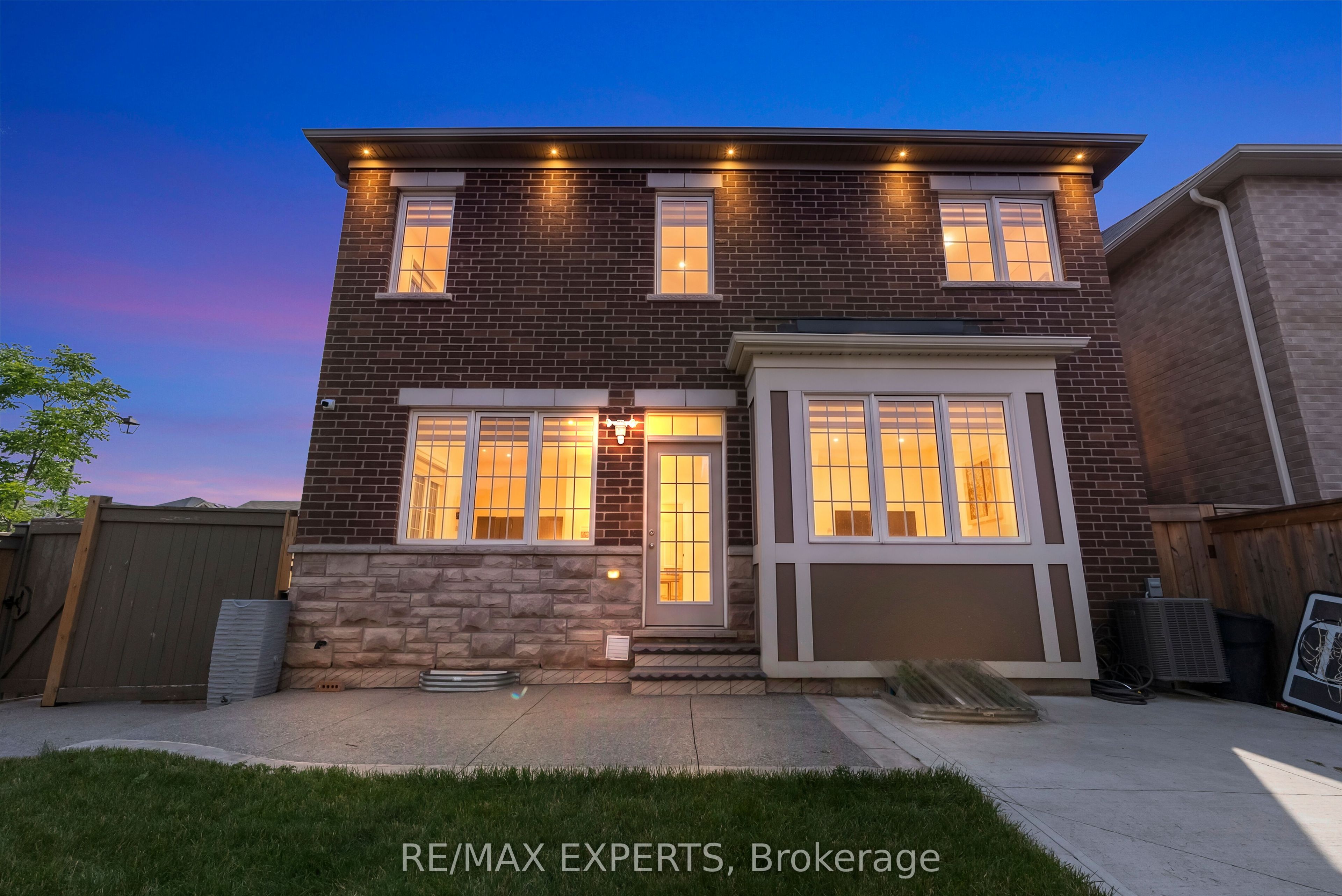 1253 Duignan Crescent Property Photo 5