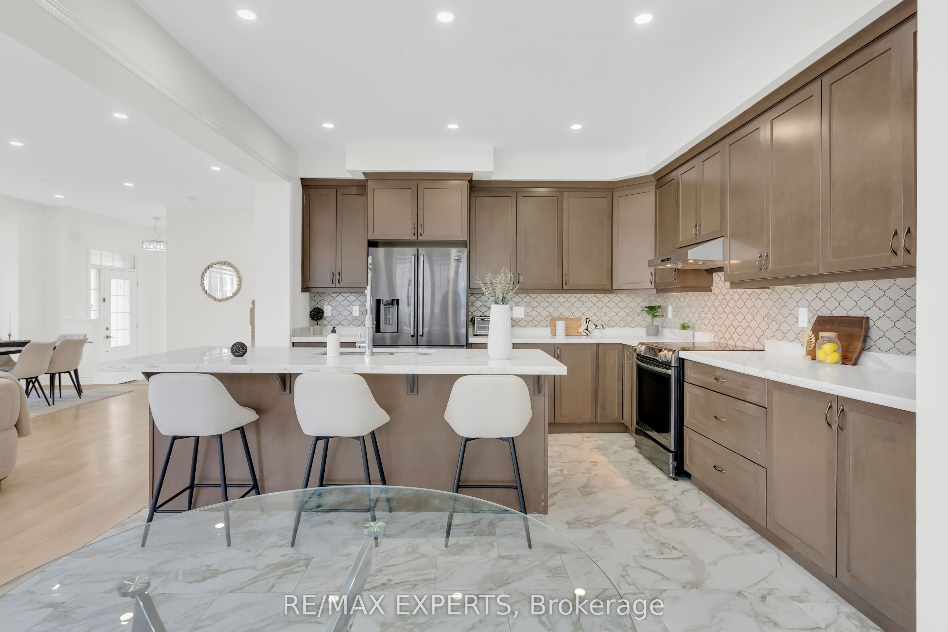 1253 Duignan Crescent Property Photo 12