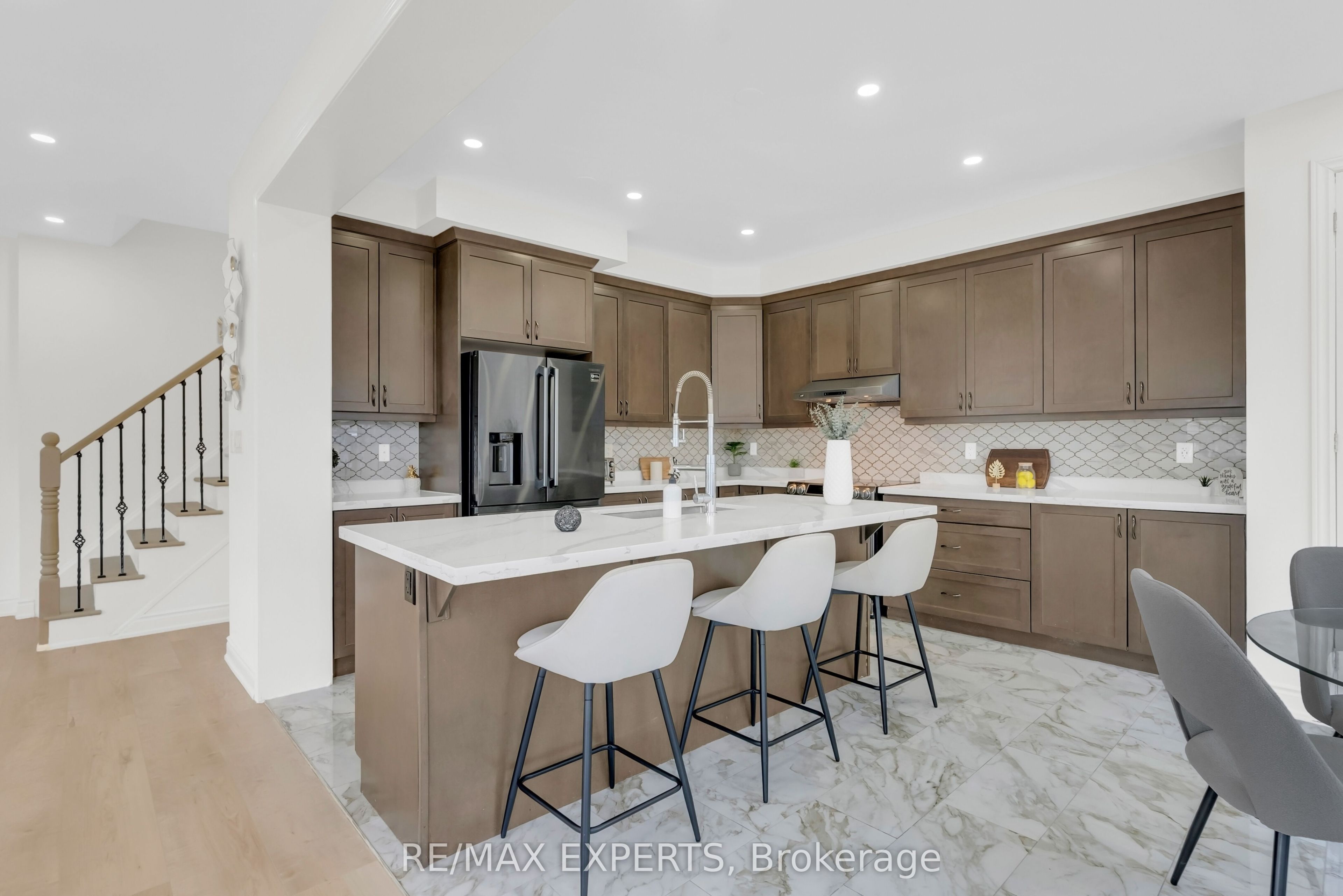 1253 Duignan Crescent Property Photo 13