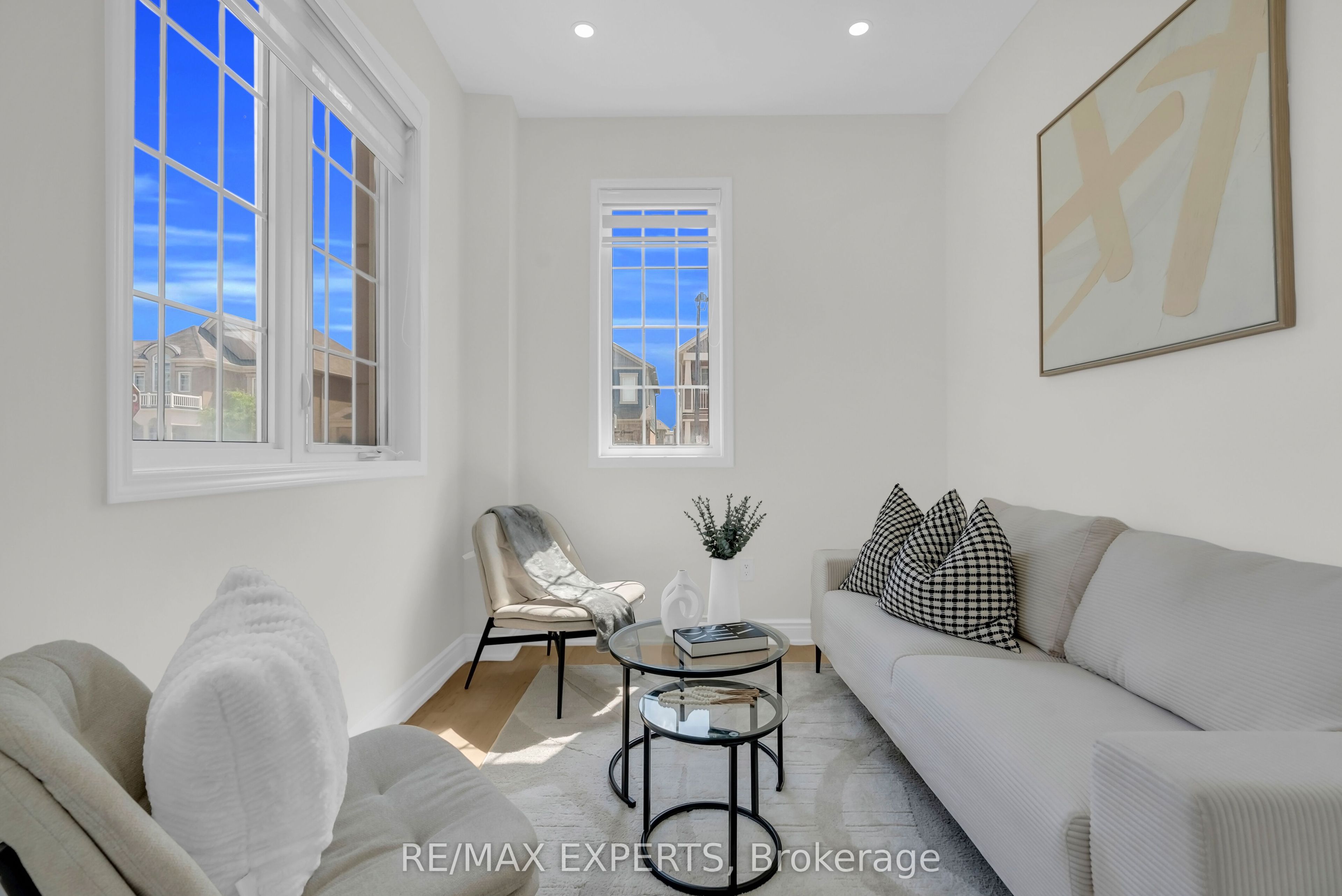 1253 Duignan Crescent Property Photo 18