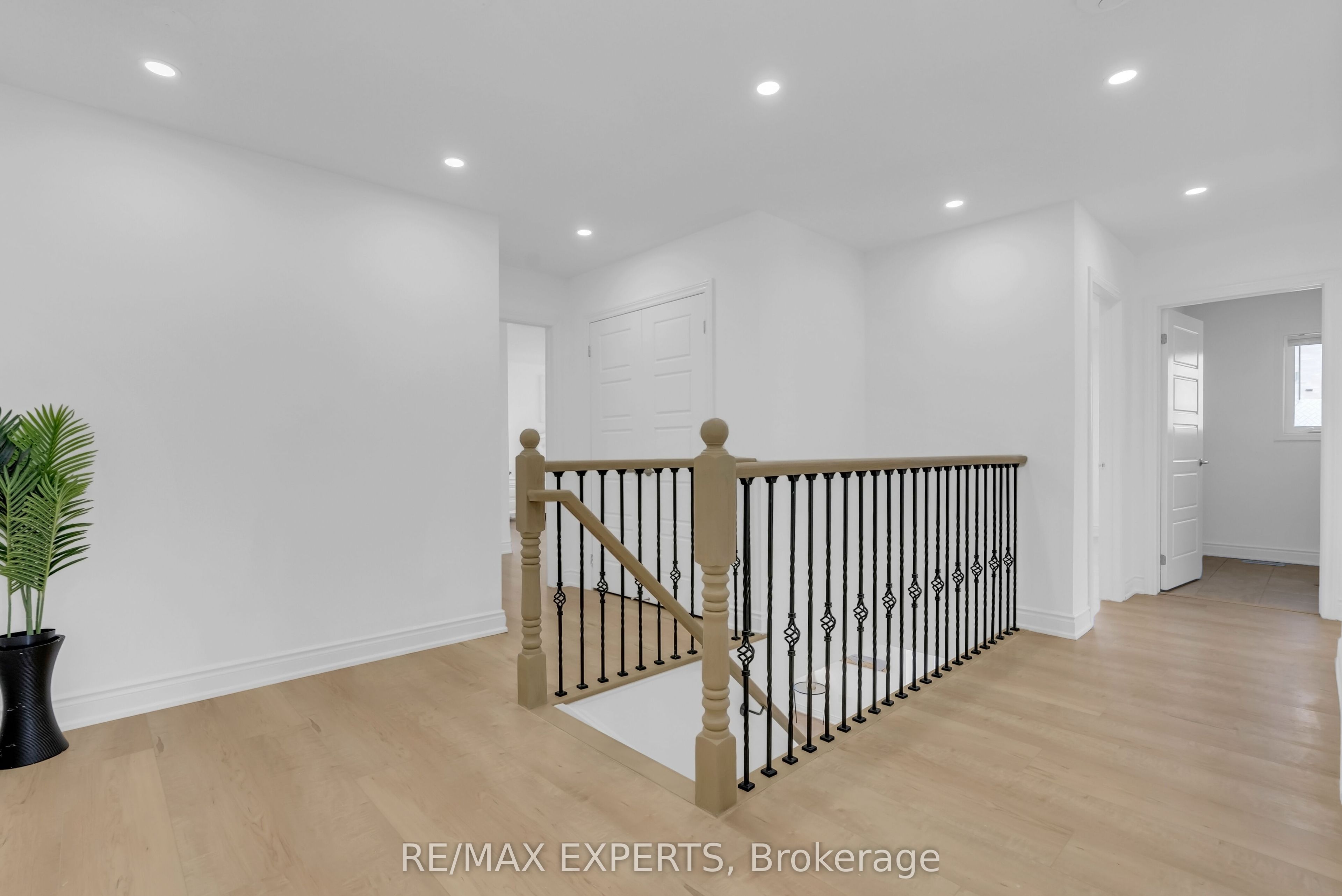1253 Duignan Crescent Property Photo 21