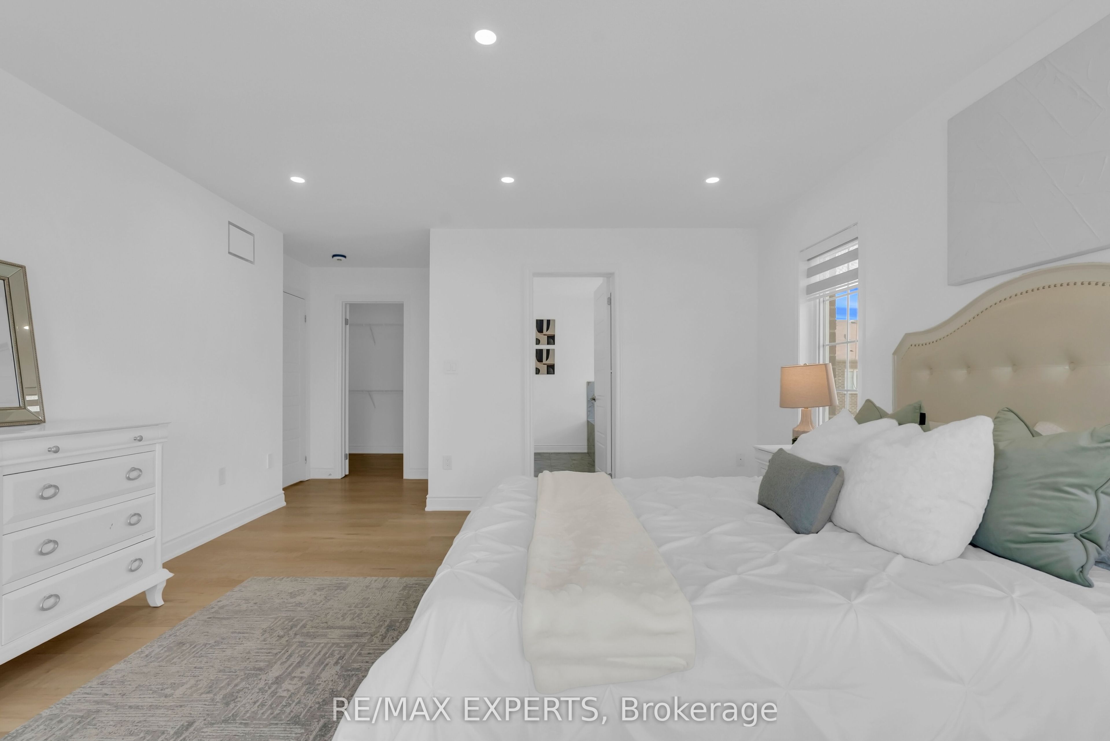 1253 Duignan Crescent Property Photo 24