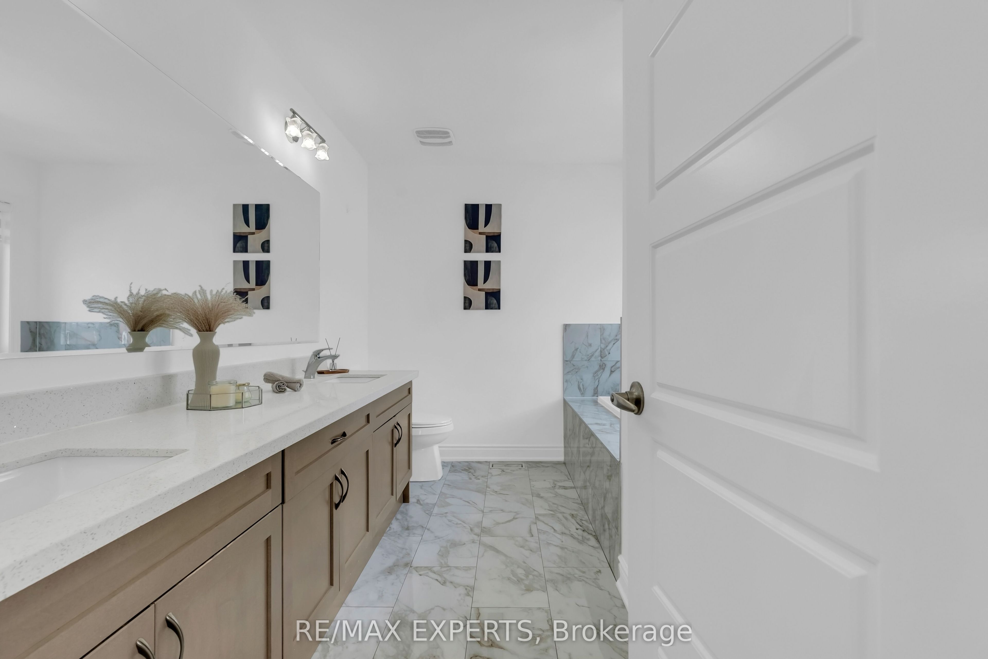 1253 Duignan Crescent Property Photo 26