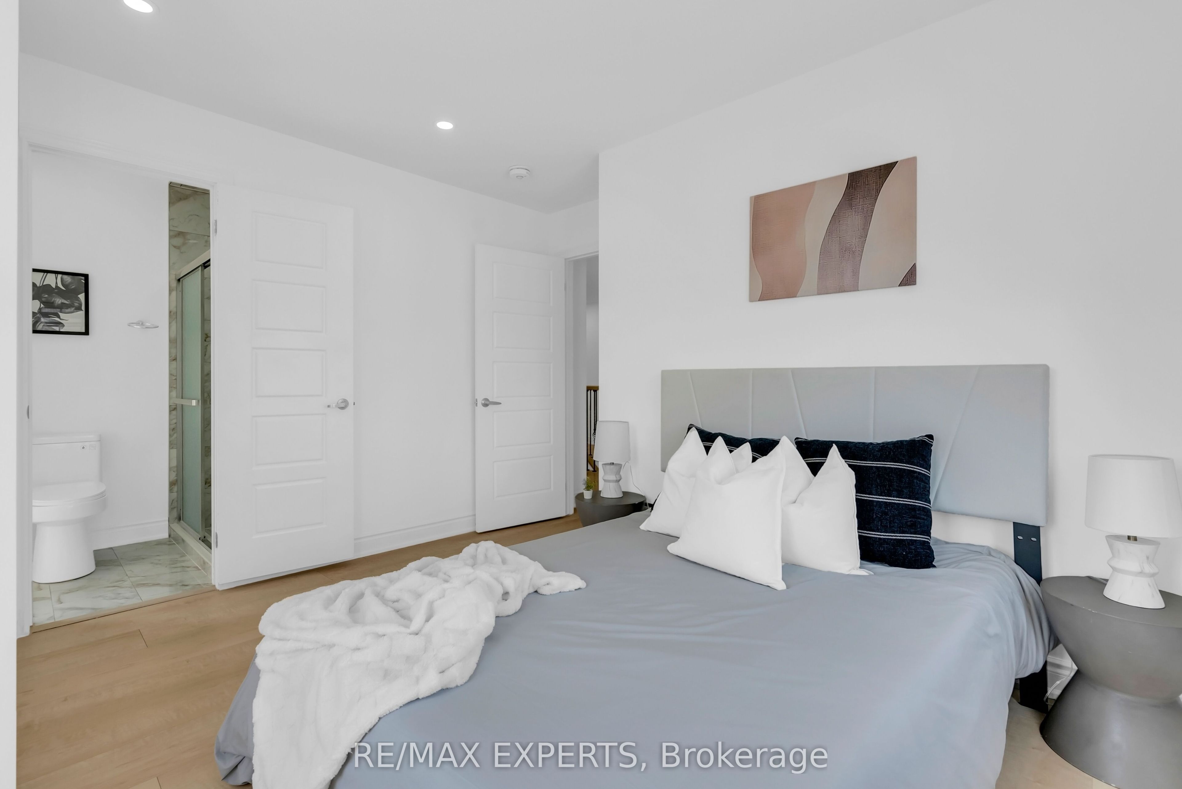 1253 Duignan Crescent Property Photo 29
