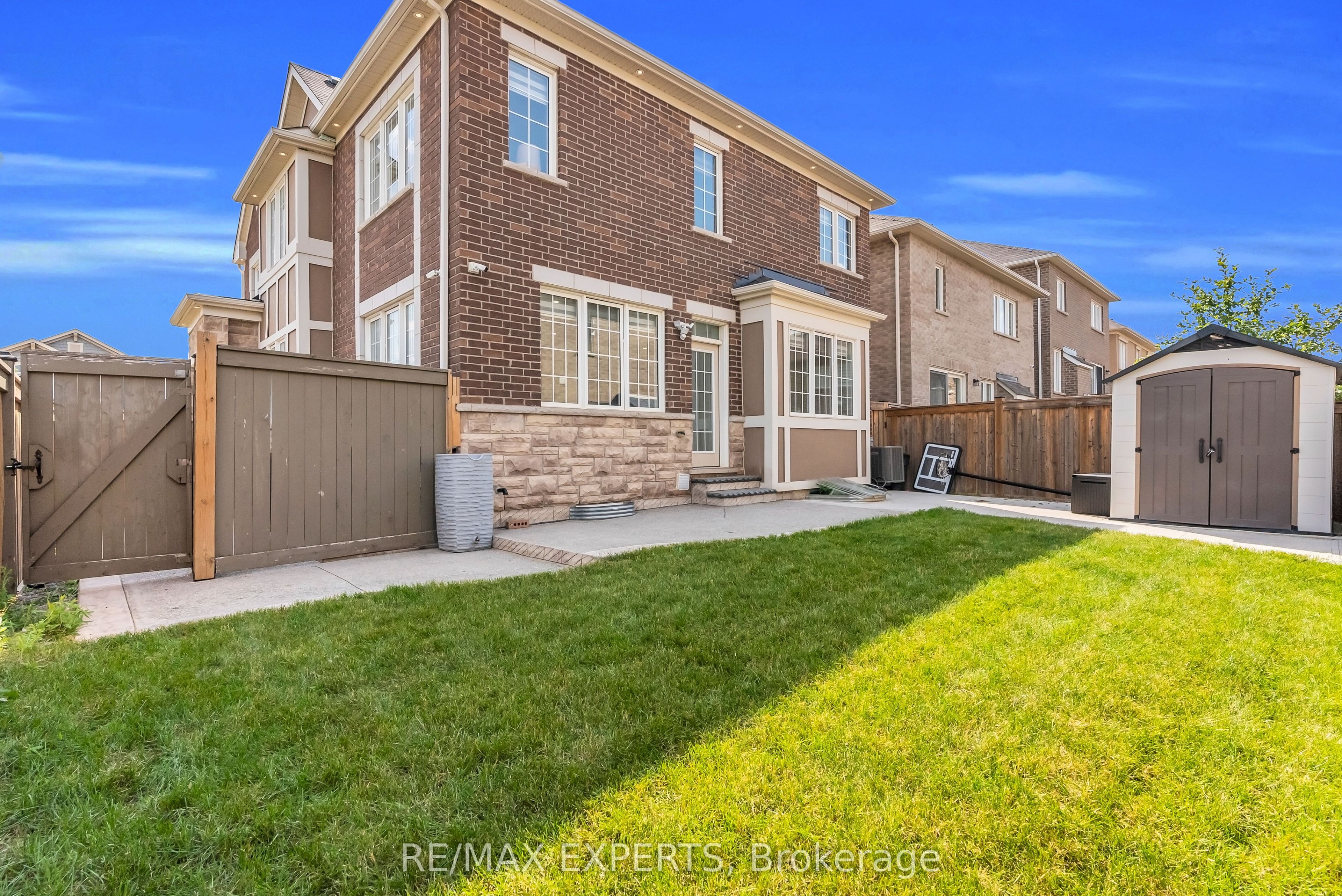 1253 Duignan Crescent Property Photo 36