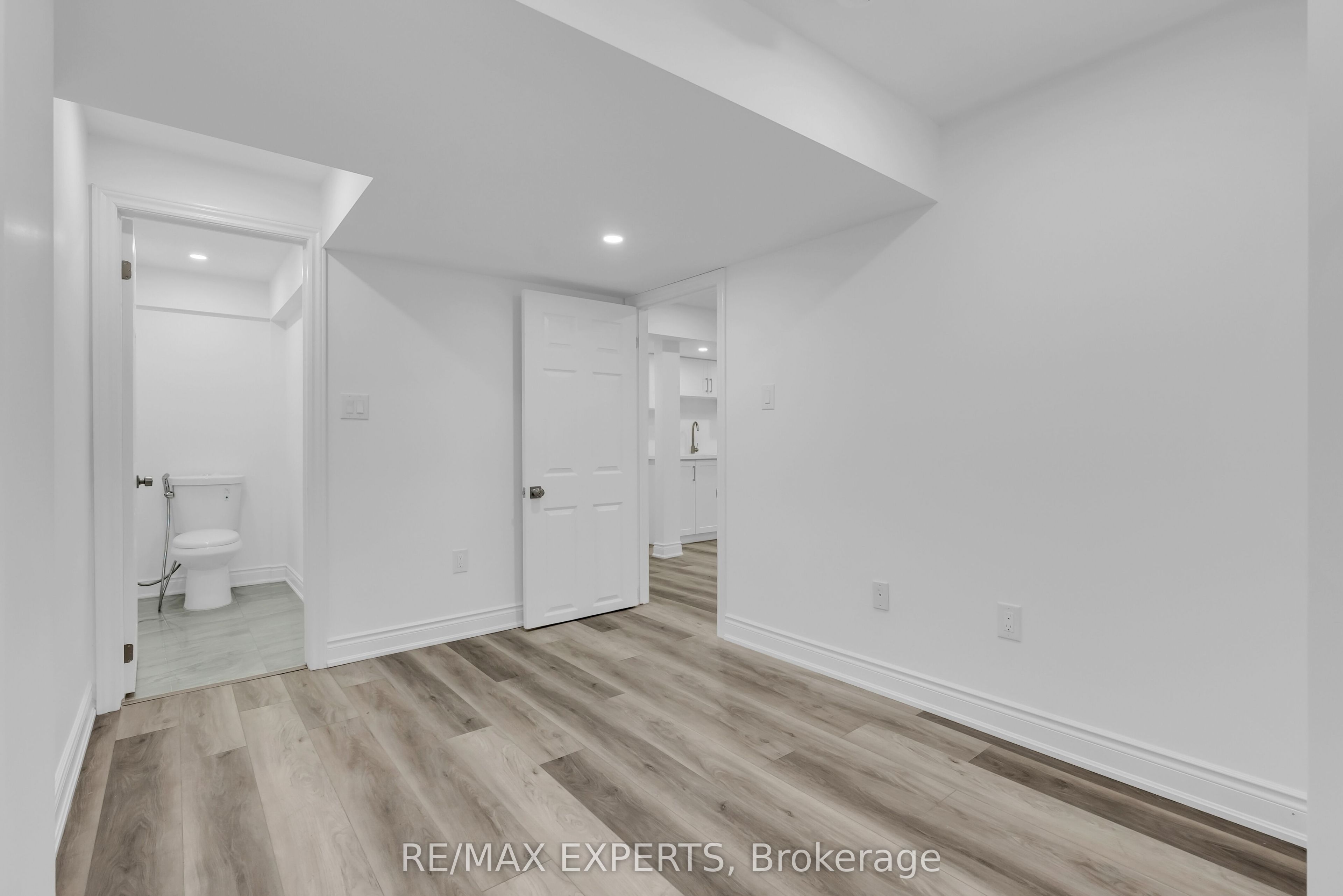1253 Duignan Crescent Property Photo 44