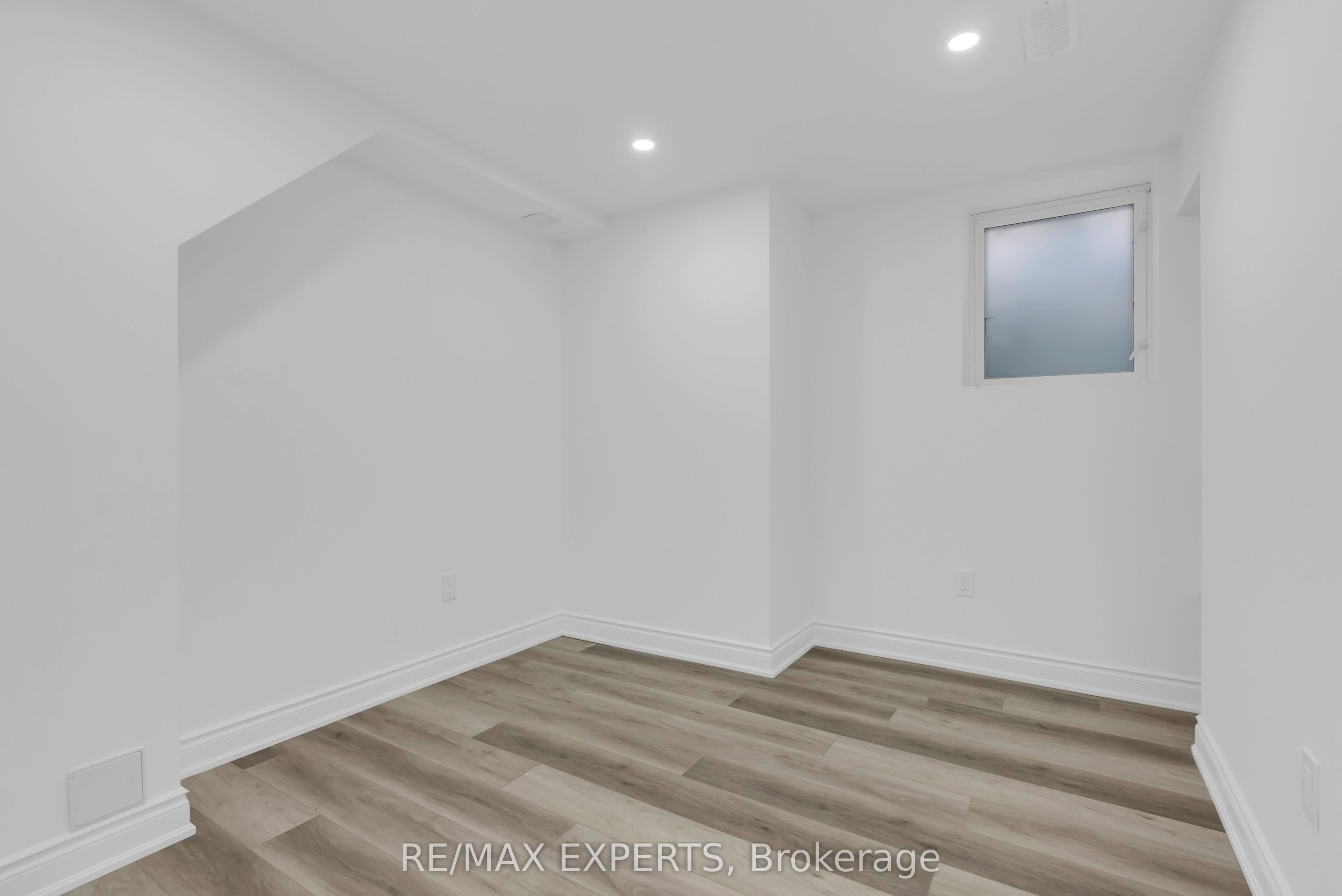 1253 Duignan Crescent Property Photo 45