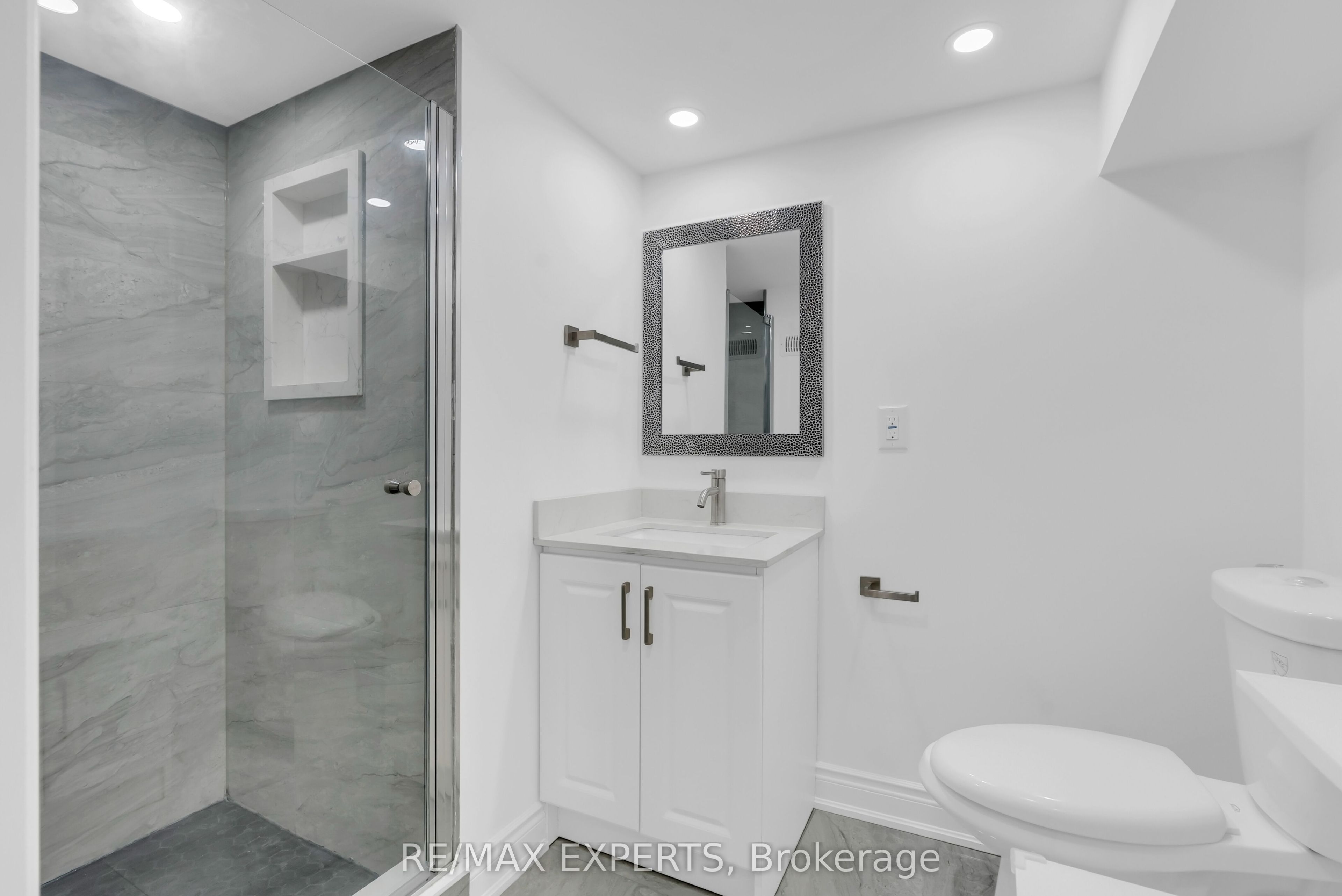 1253 Duignan Crescent Property Photo 47