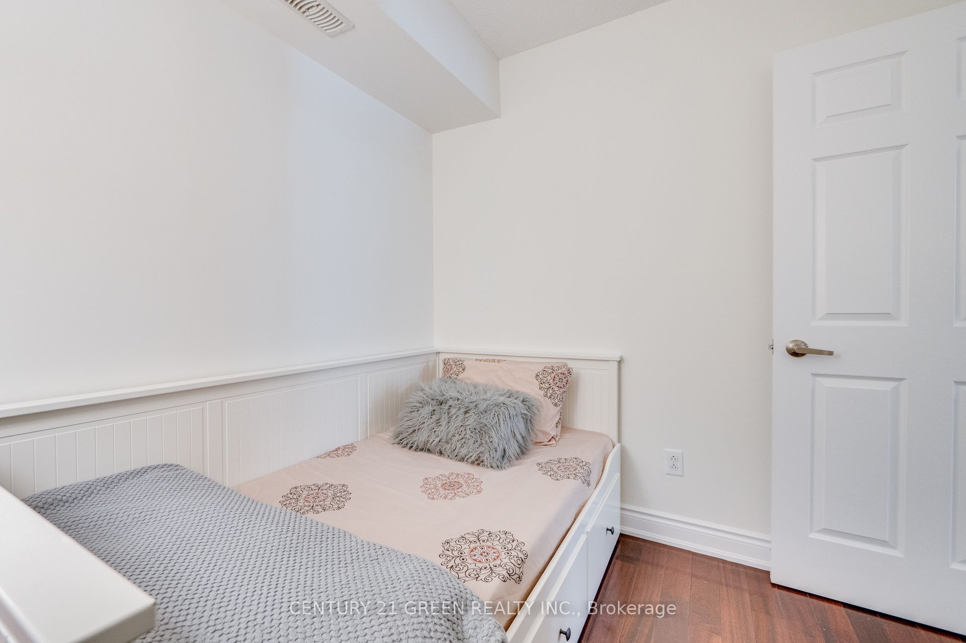 1479 Maple Avenue 206 Property Photo 26