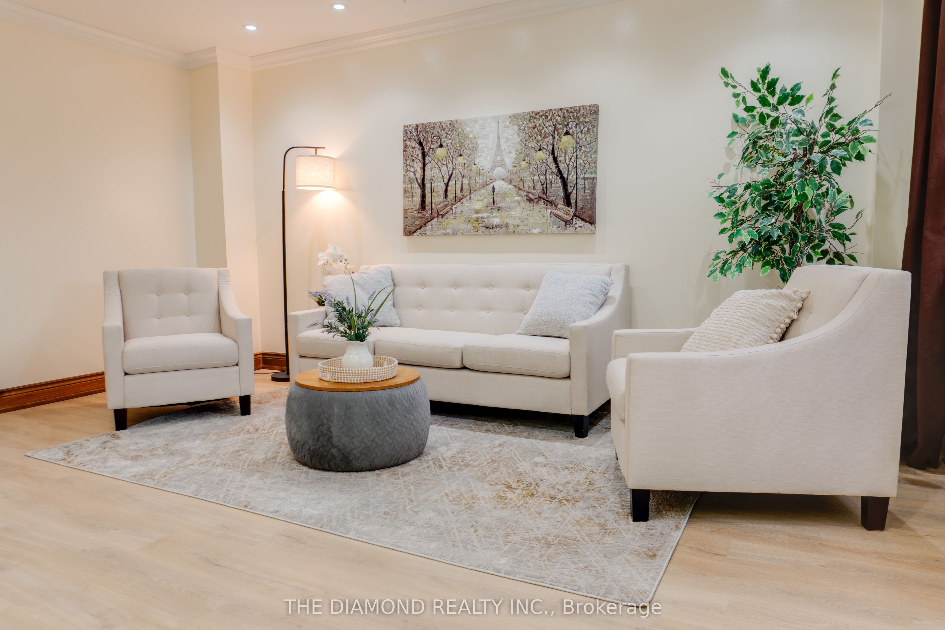 2288 The Collegeway 8 Property Photo 5