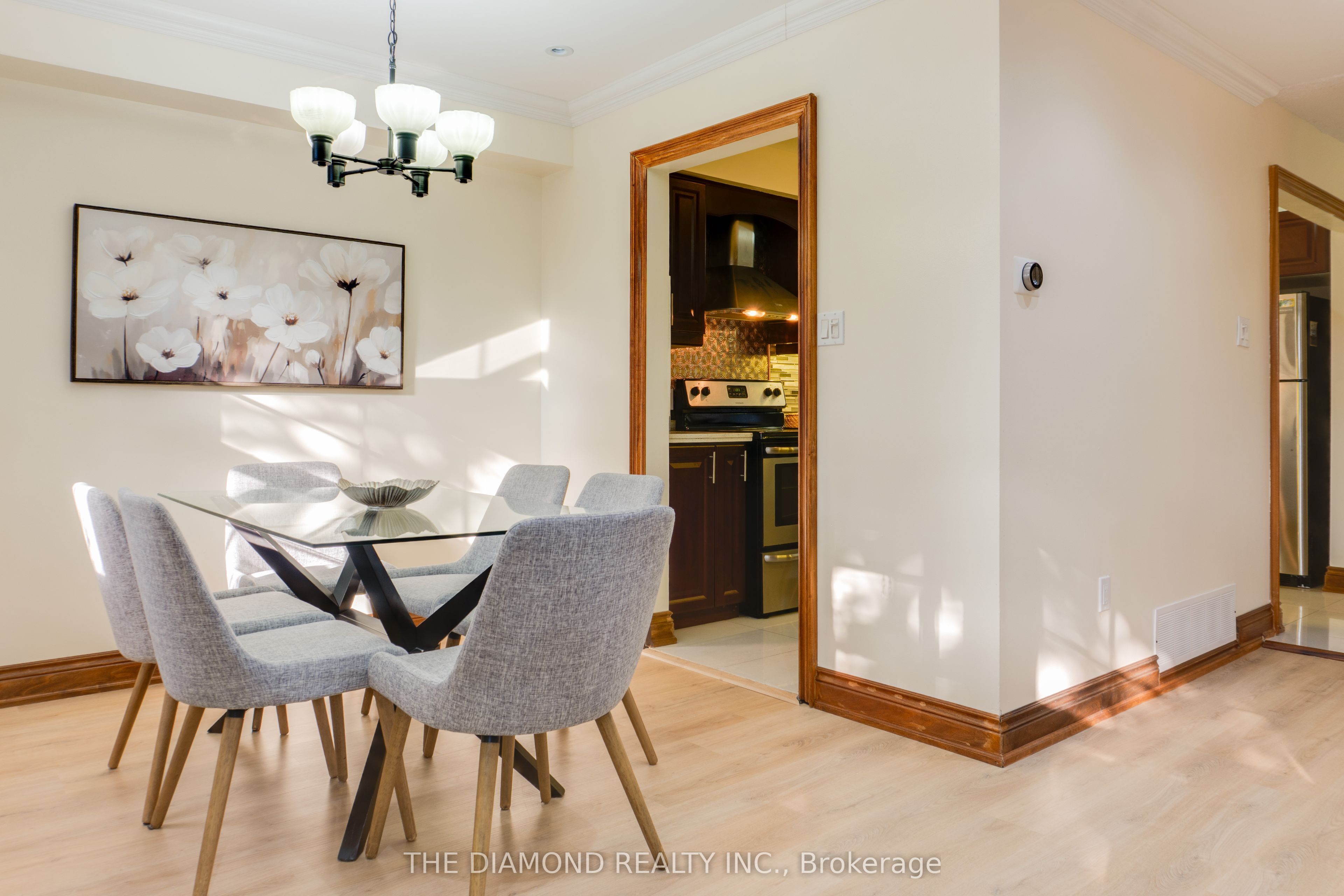 2288 The Collegeway 8 Property Photo 9