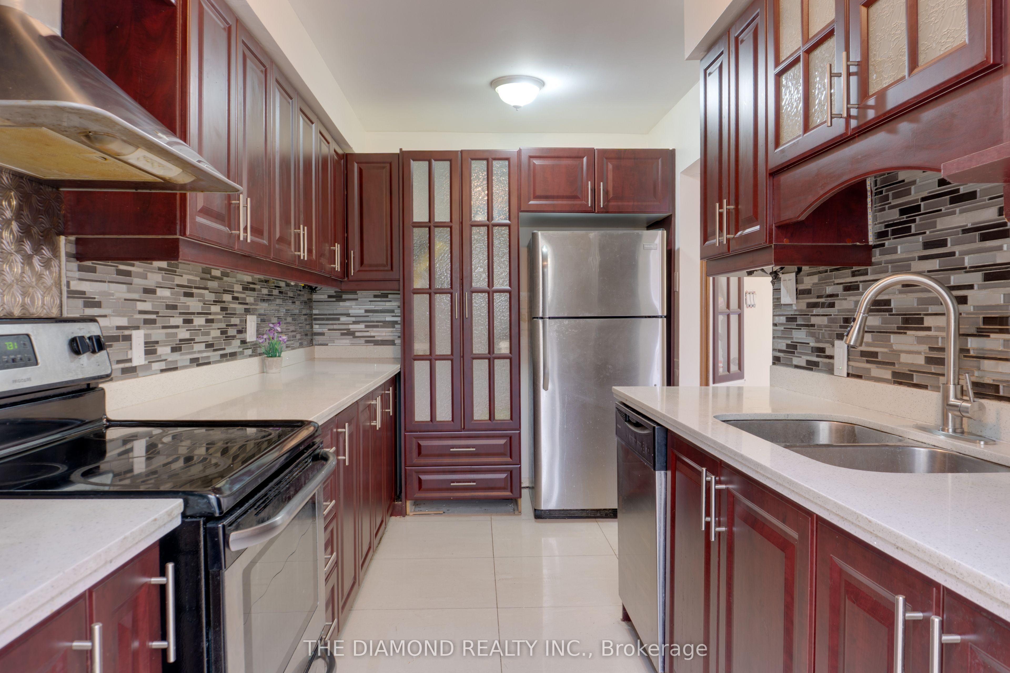 2288 The Collegeway 8 Property Photo 12