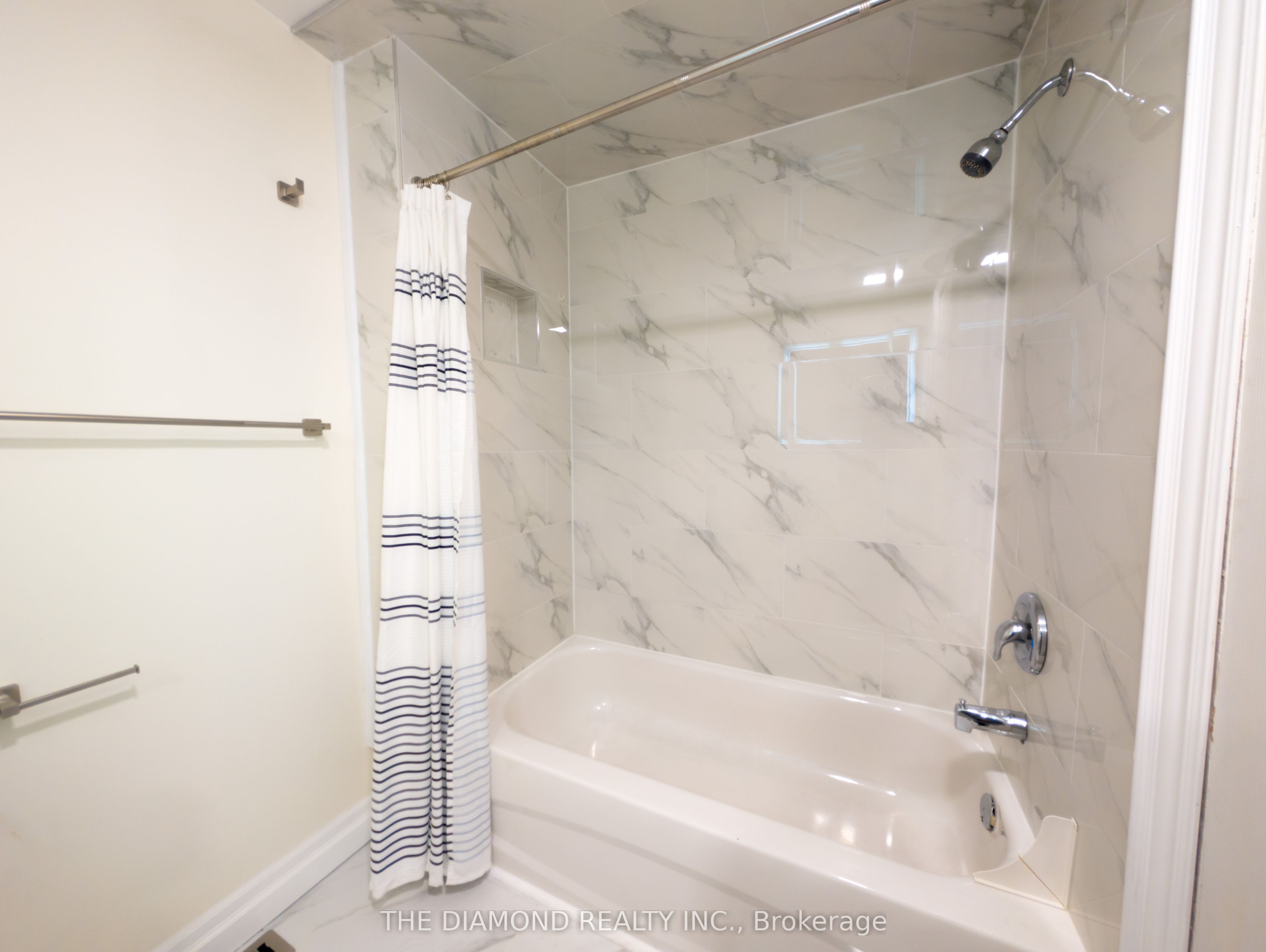 2288 The Collegeway 8 Property Photo 14