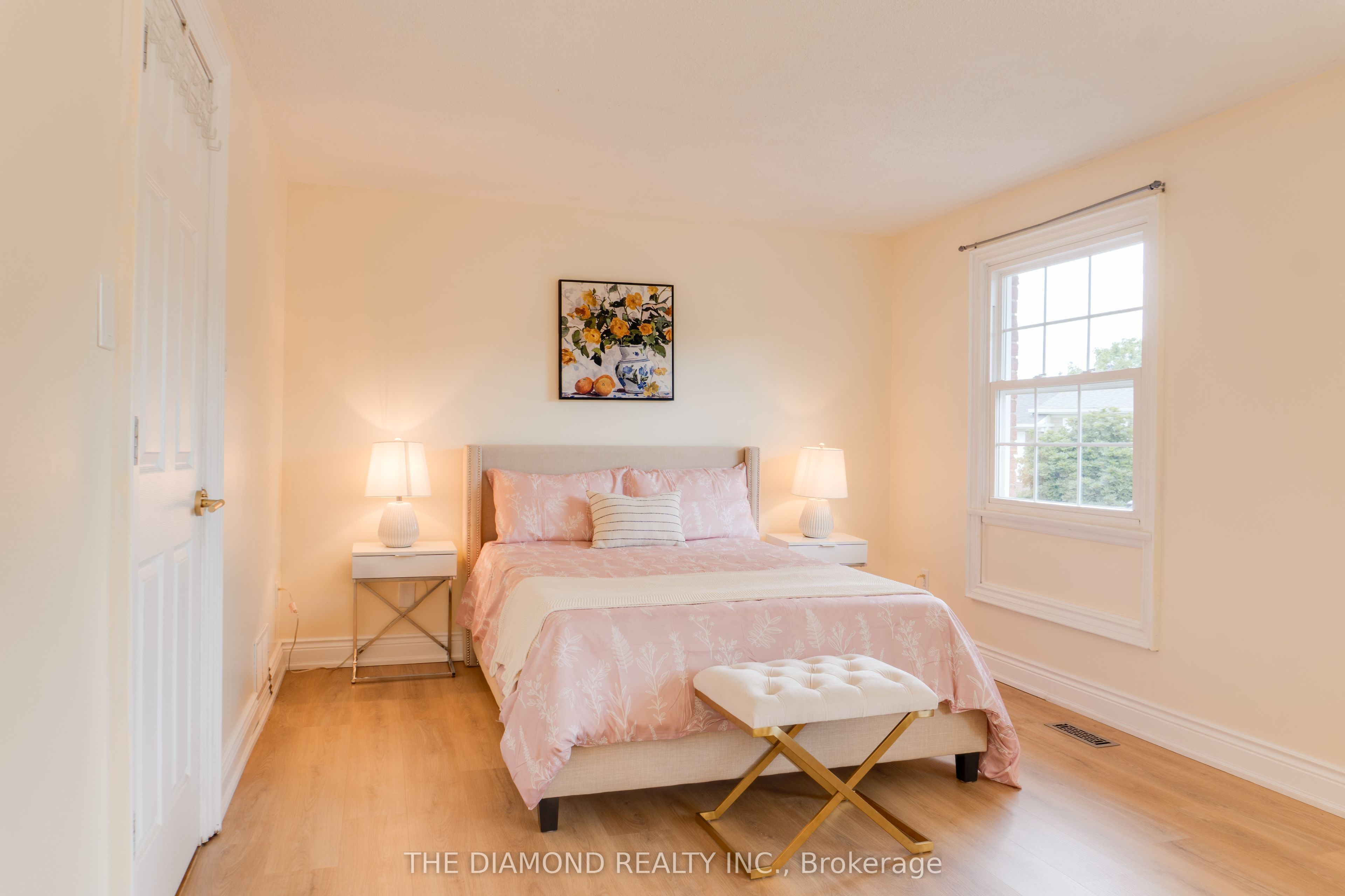 2288 The Collegeway 8 Property Photo 15