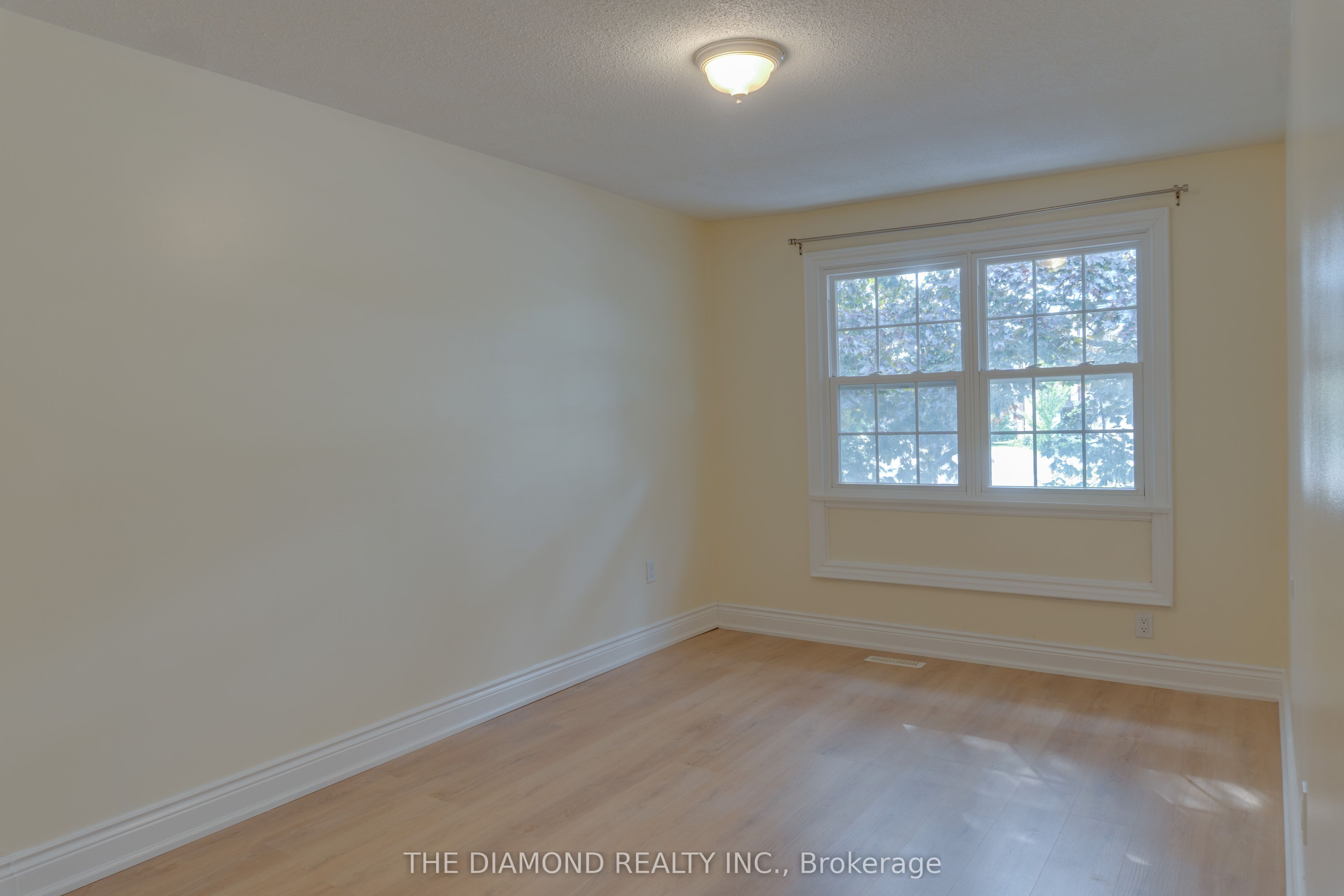 2288 The Collegeway 8 Property Photo 19