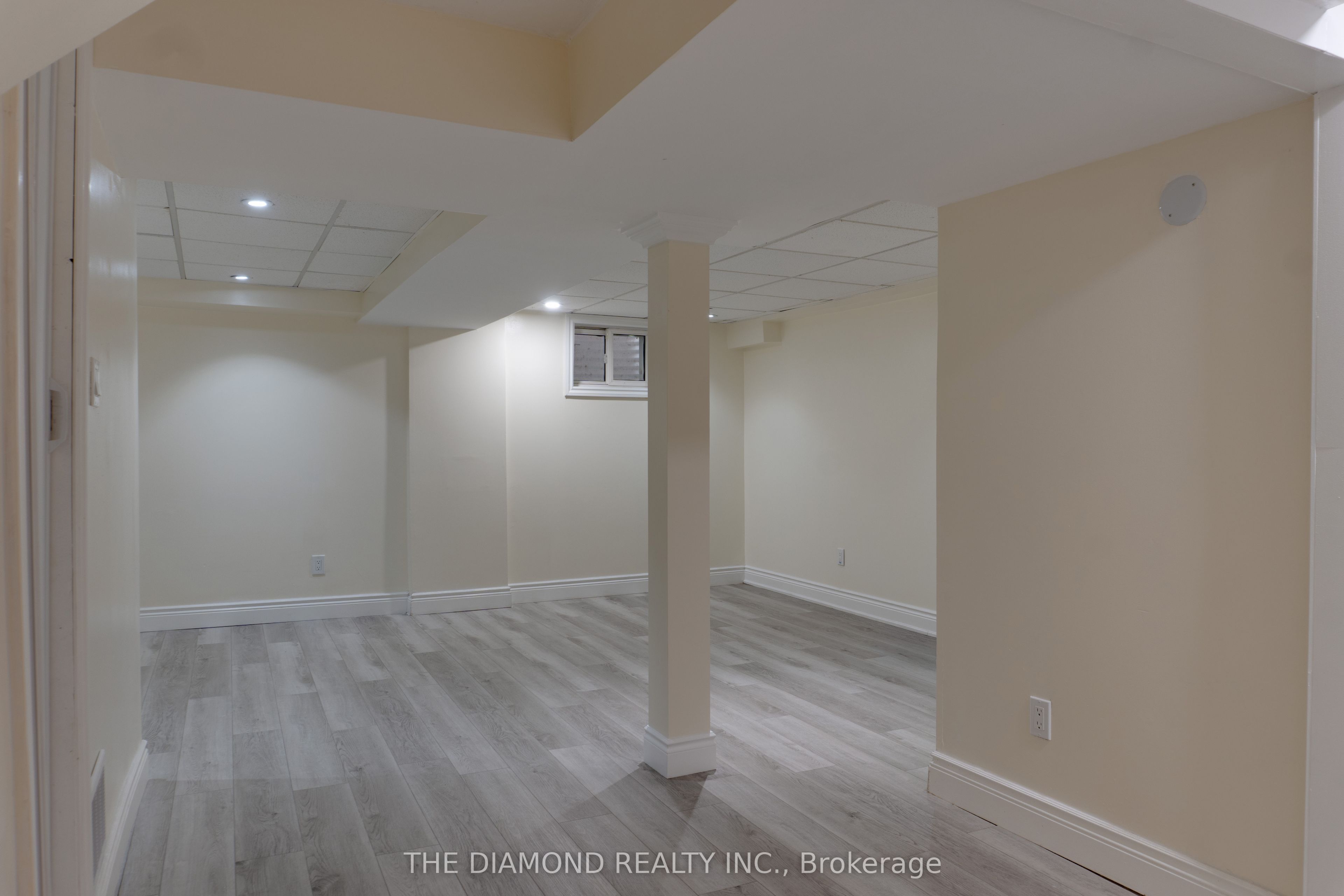 2288 The Collegeway 8 Property Photo 20