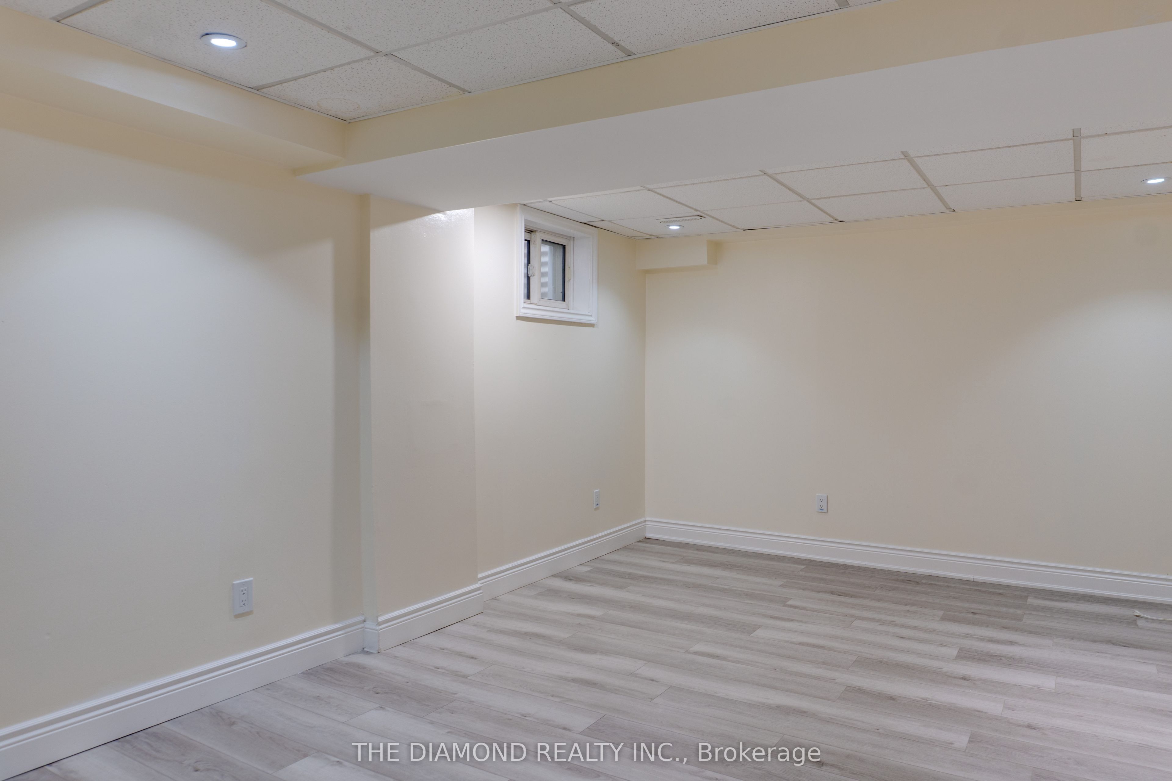 2288 The Collegeway 8 Property Photo 21