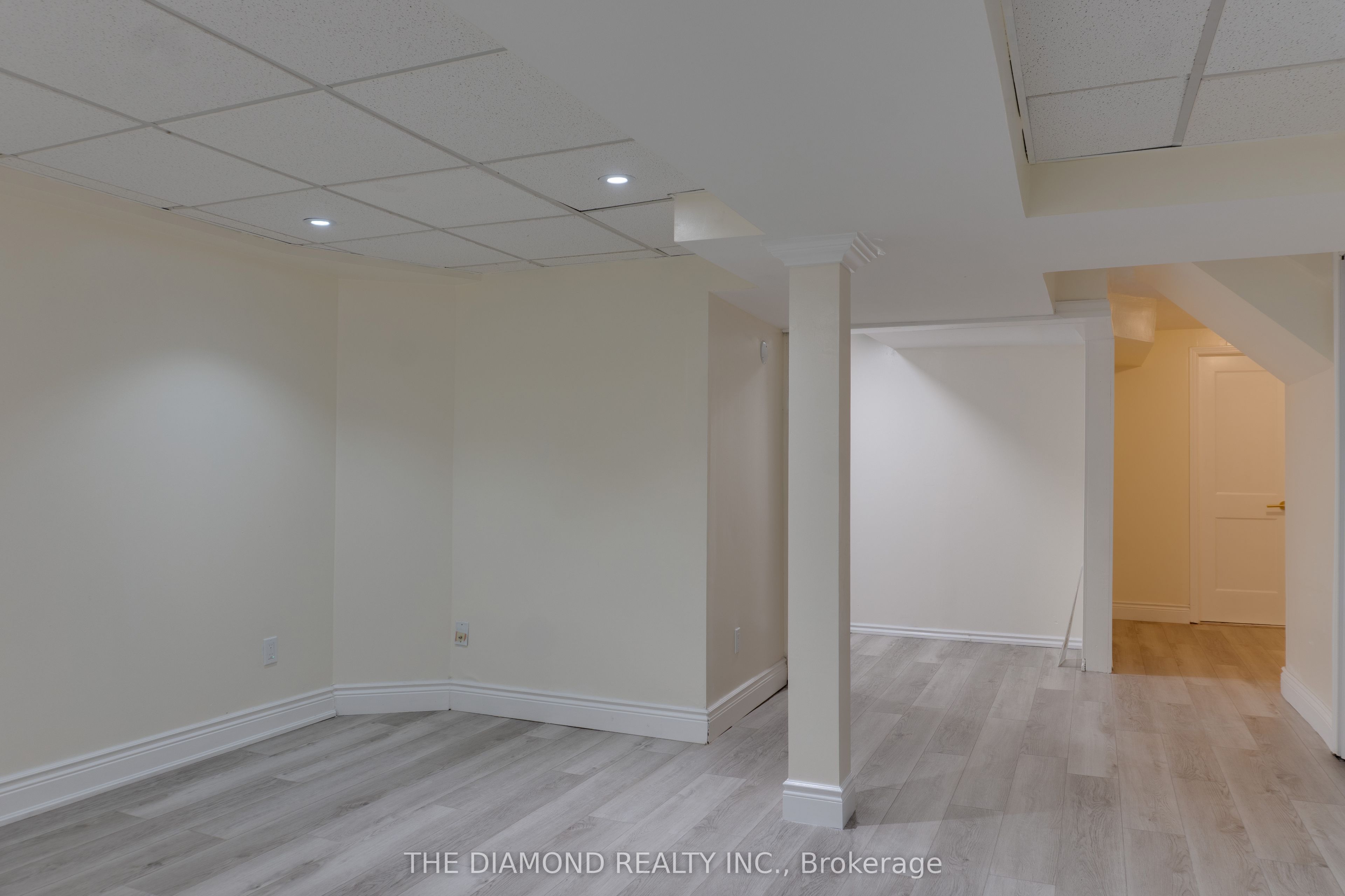2288 The Collegeway 8 Property Photo 23