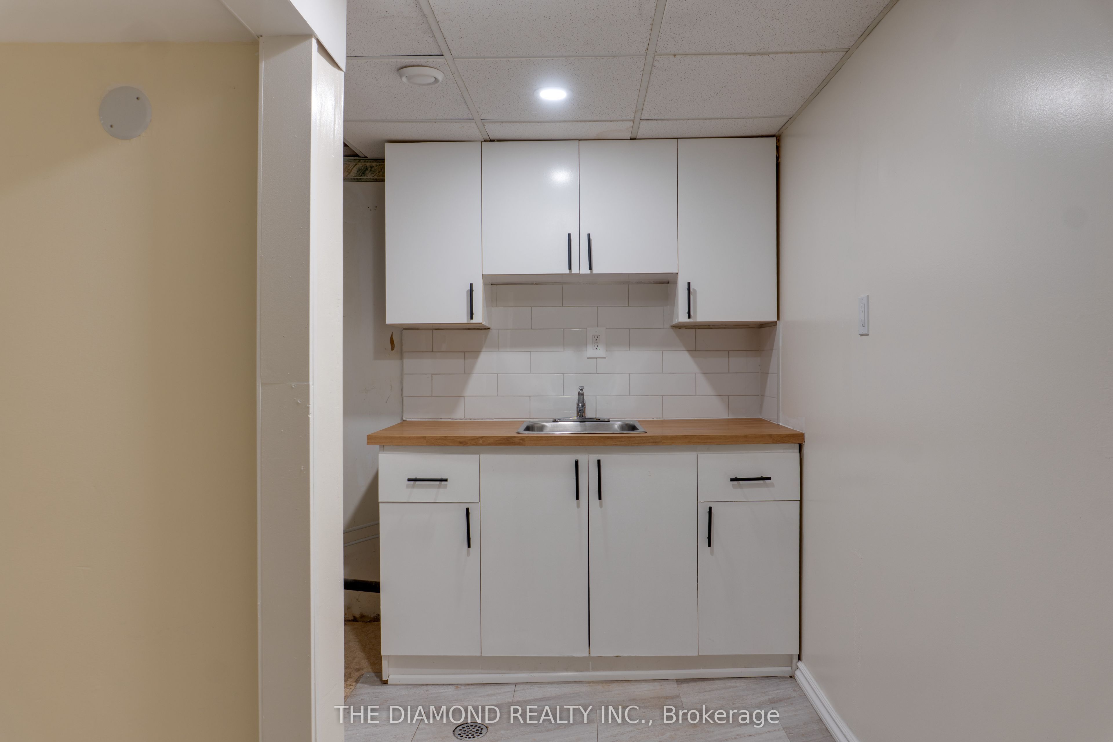 2288 The Collegeway 8 Property Photo 25