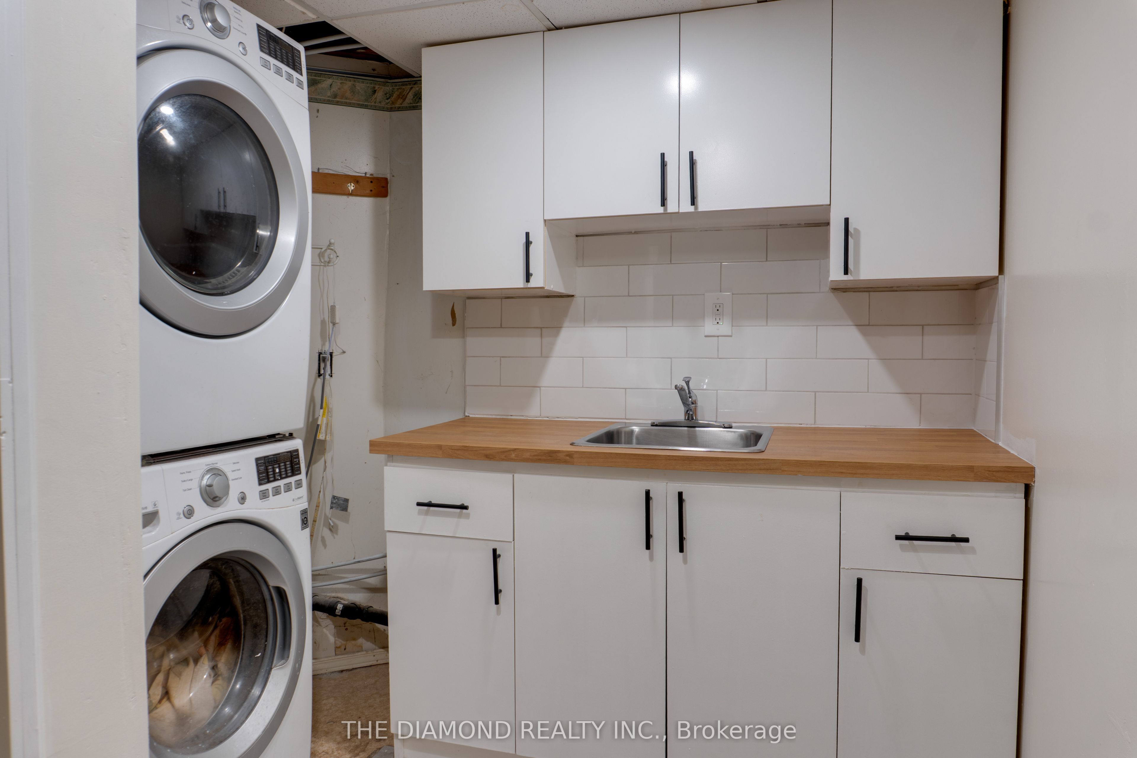 2288 The Collegeway 8 Property Photo 26
