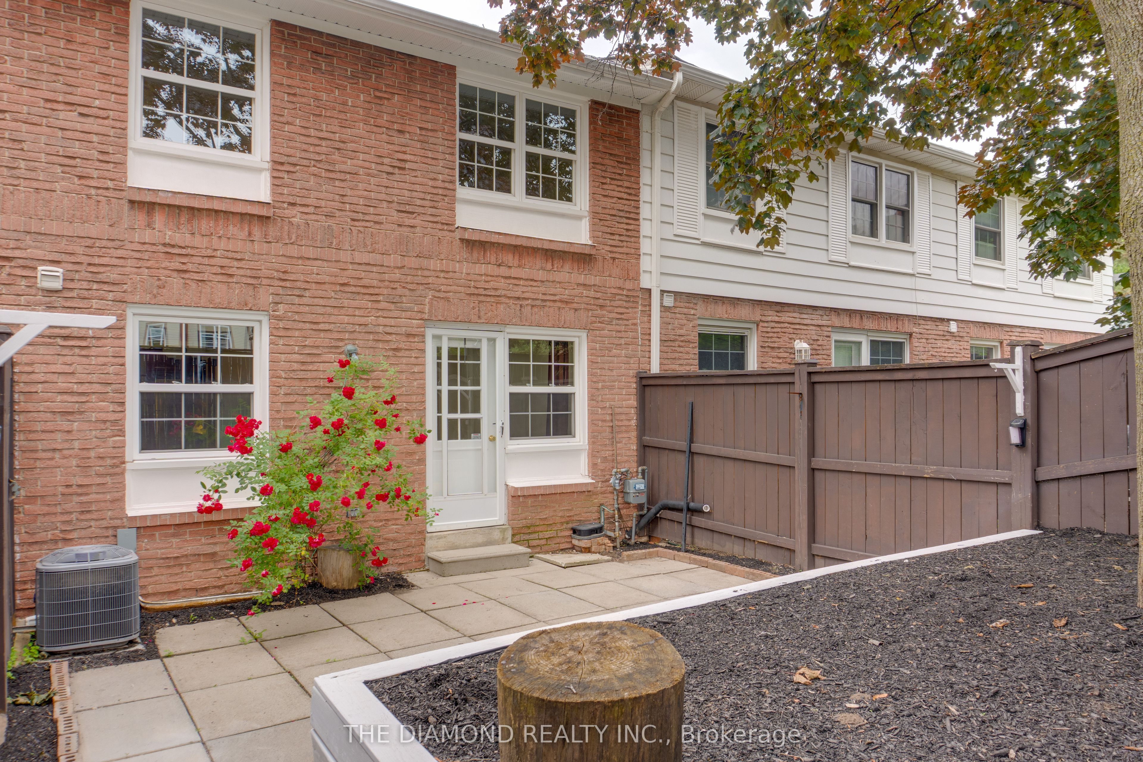 2288 The Collegeway 8 Property Photo 31