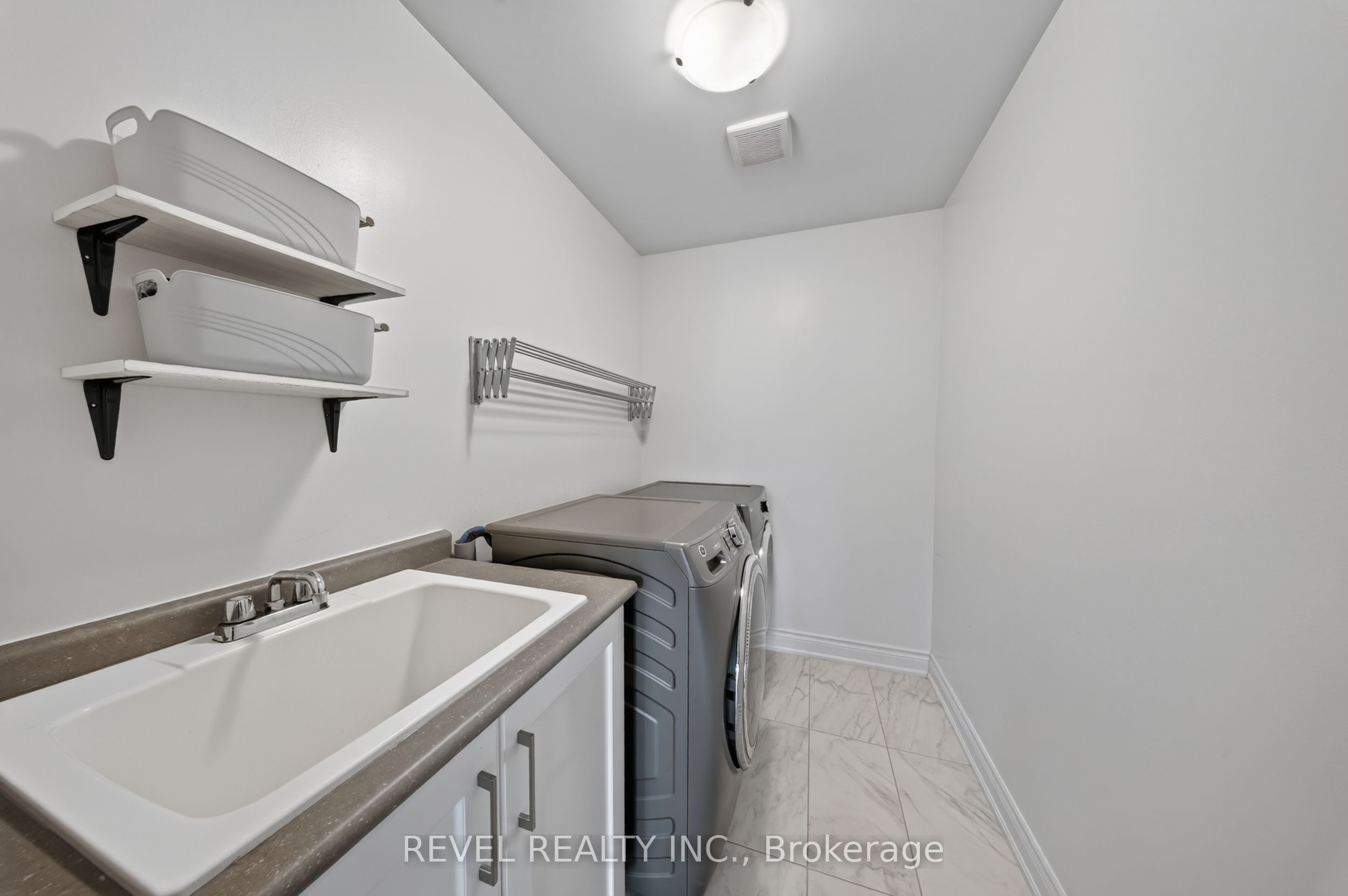 455 Ramsey Place Property Photo 15