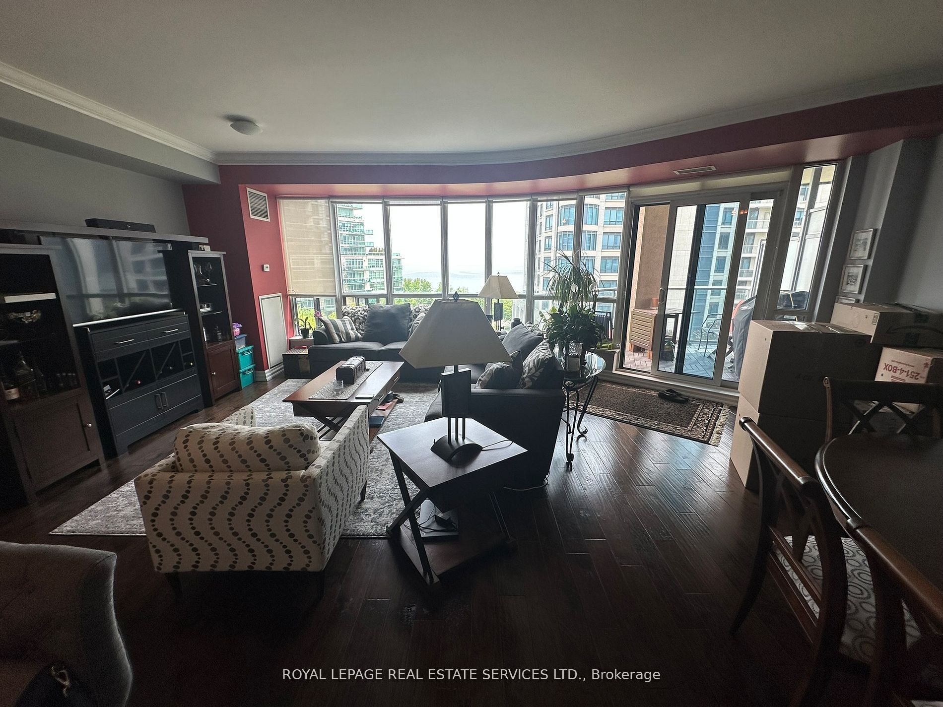2083 W Lake Shore Boulevard 511 Property Photo 4